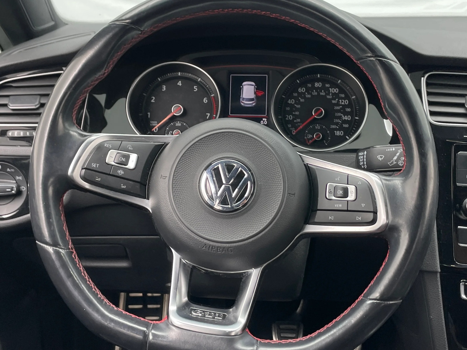 Thumbnail: 2019 Volkswagen Golf - 5