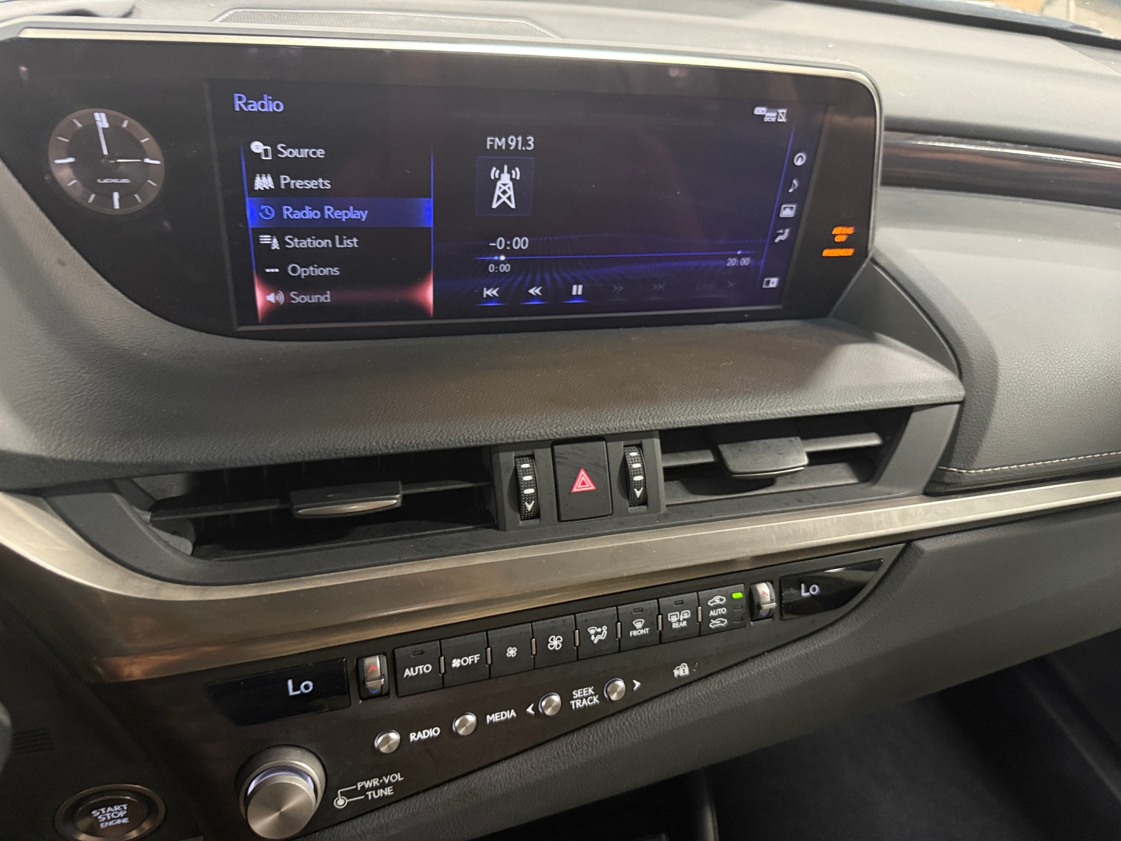 Thumbnail: 2021 Lexus ES - 3