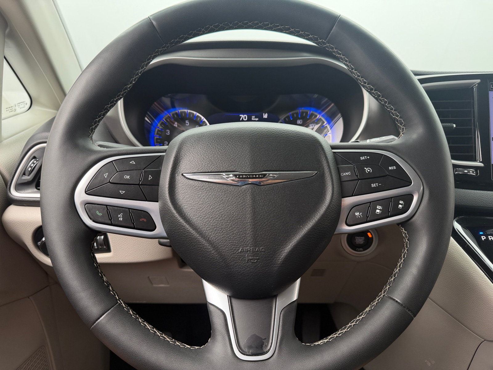 Thumbnail: 2024 Chrysler Pacifica - 4