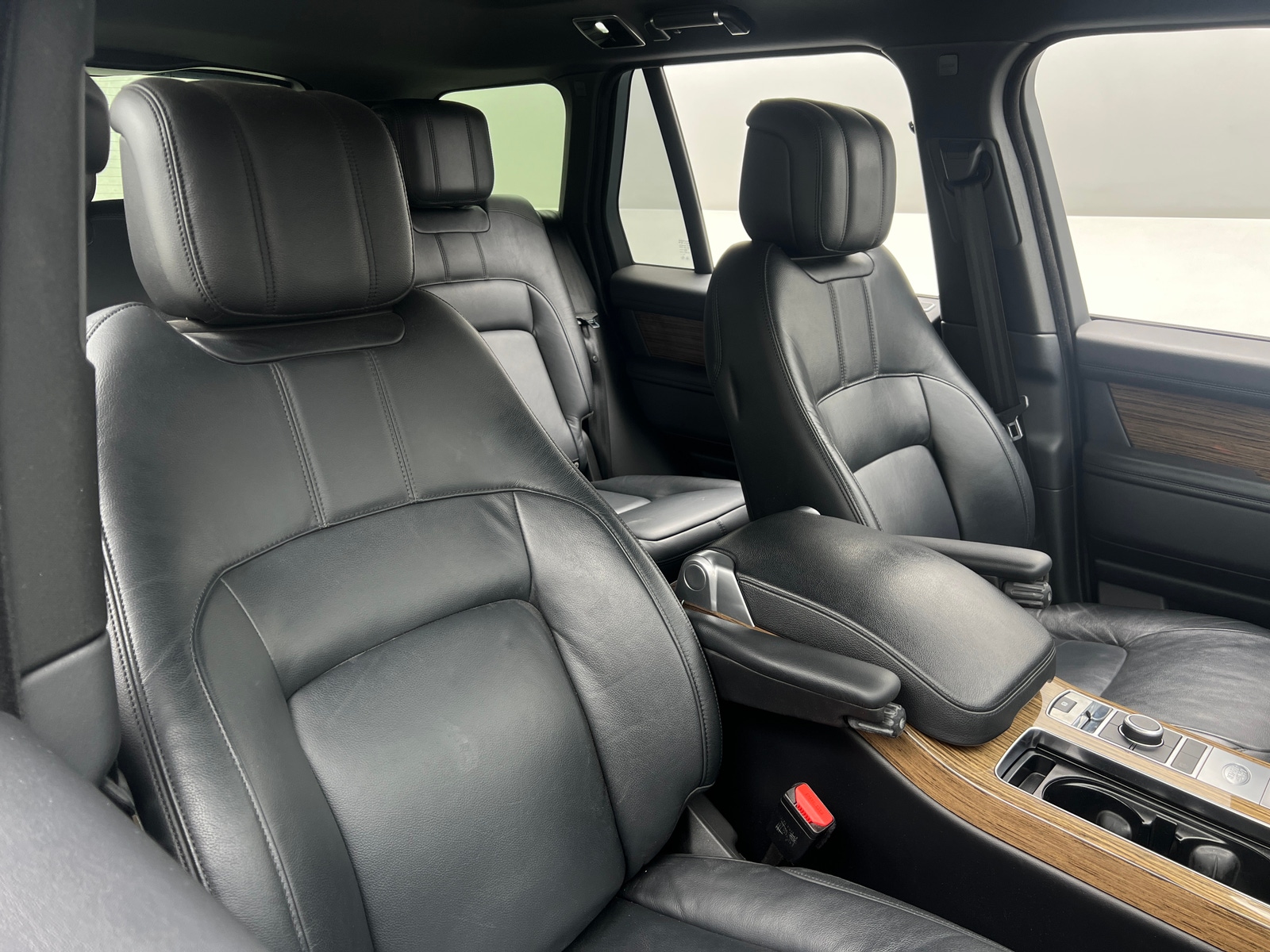 Thumbnail: 2020 Land Rover Range Rover - 2