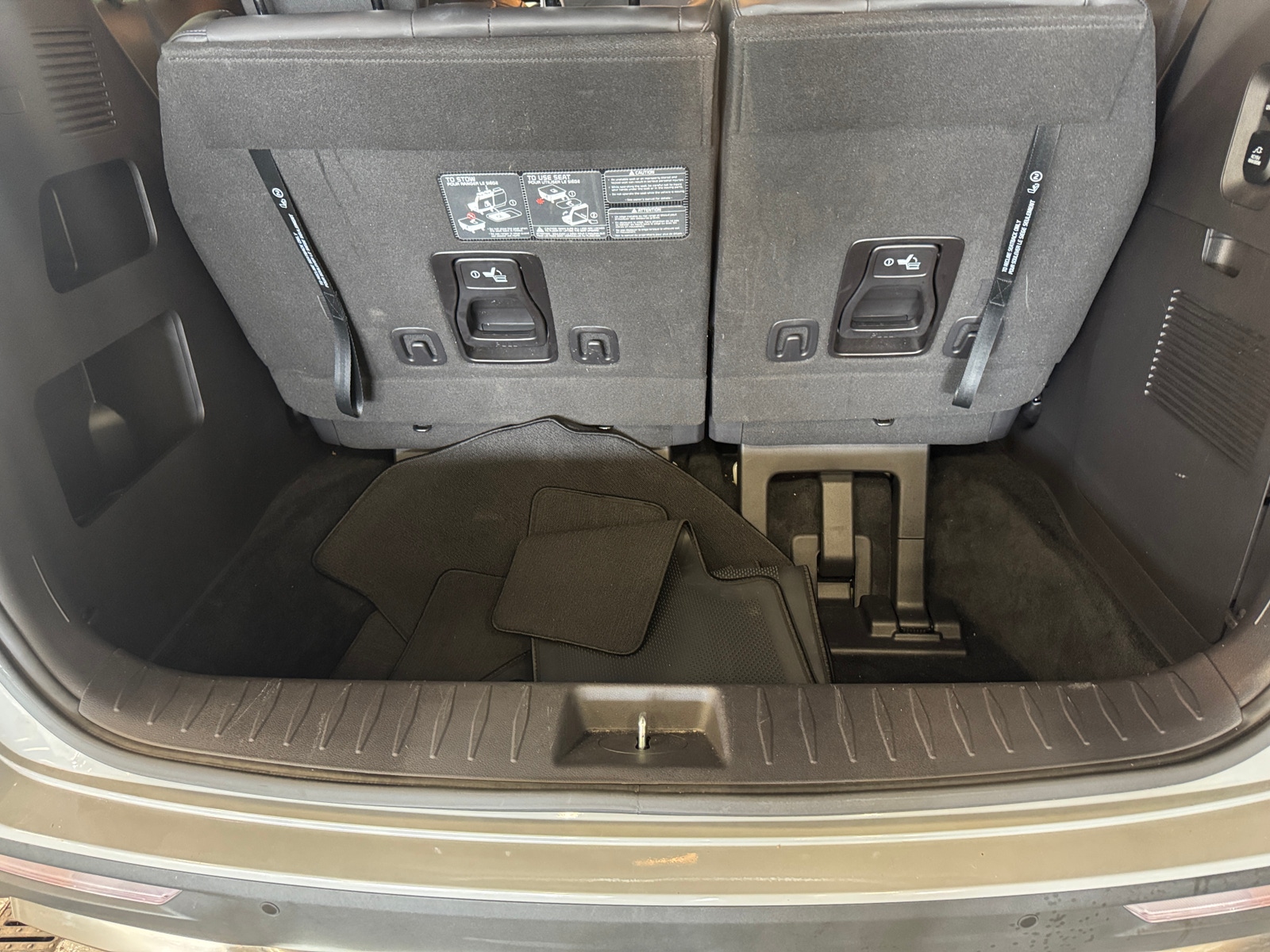 Thumbnail: 2023 Kia Carnival - 6