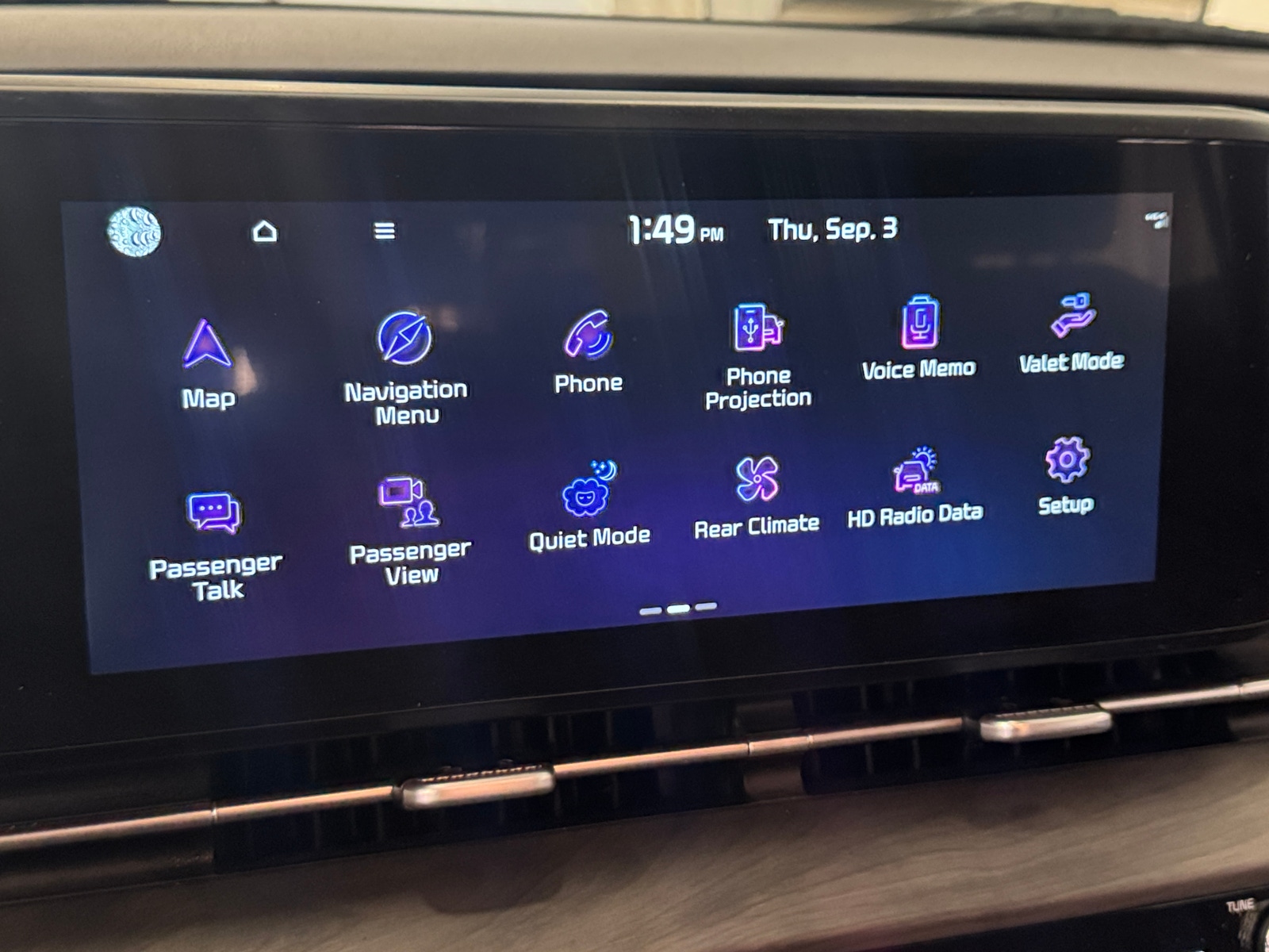 Thumbnail: 2023 Kia Carnival - 3