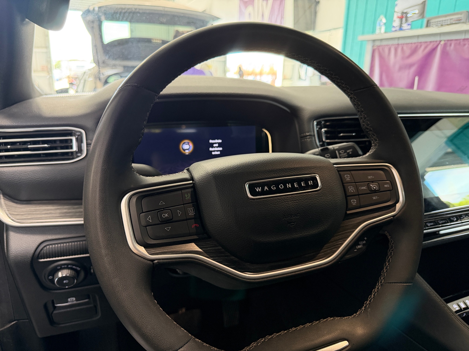 Thumbnail: 2024 Jeep Wagoneer - 4