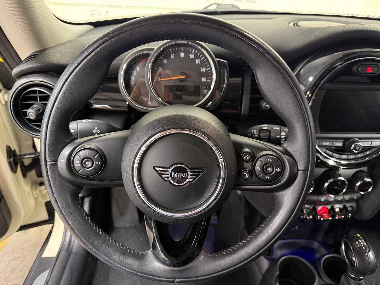 Thumbnail: 2019 MINI Cooper Hardtop - 4