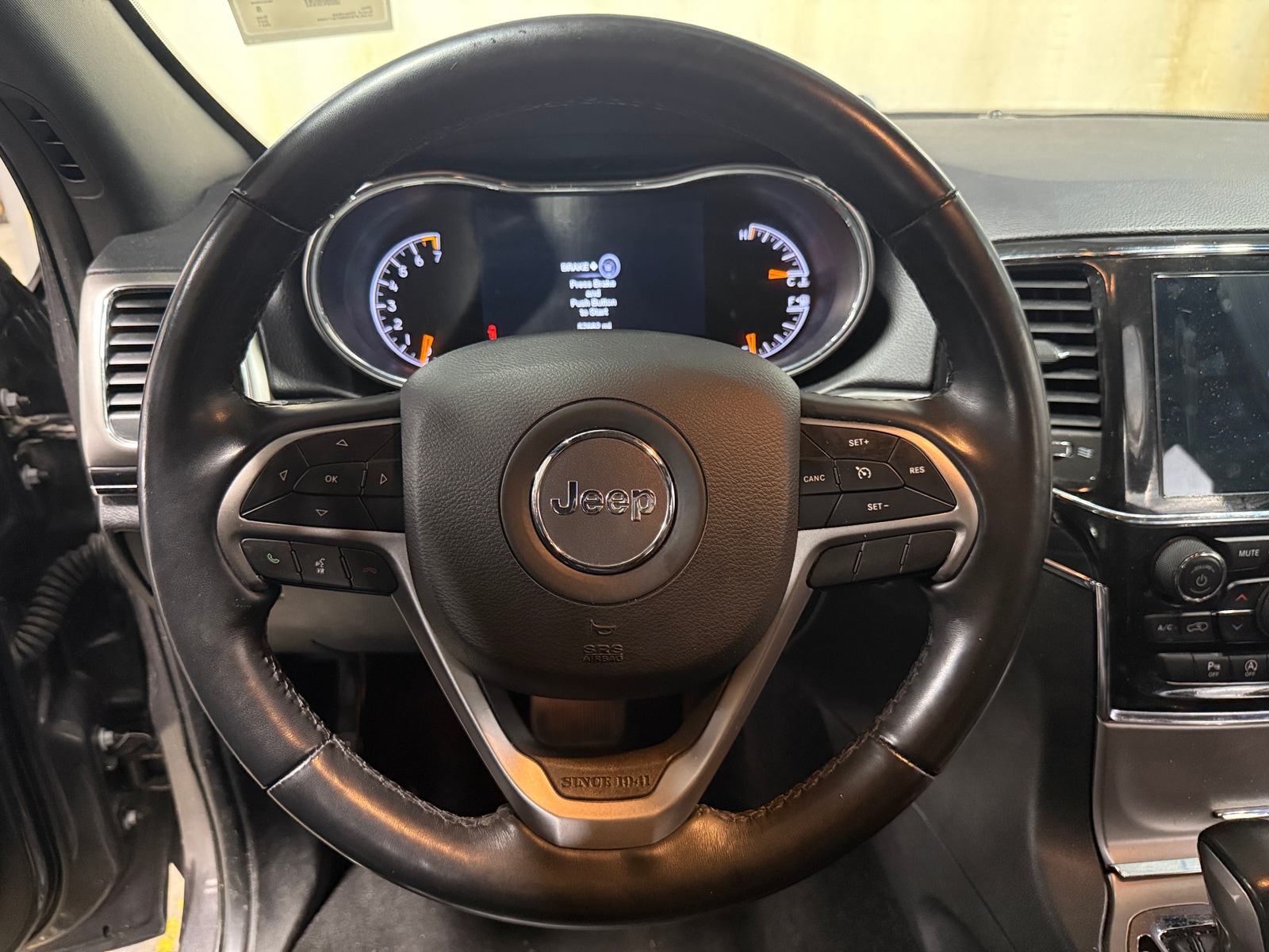 Thumbnail: 2021 Jeep Grand Cherokee - 4