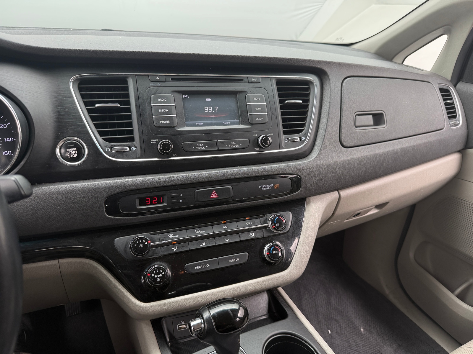 Thumbnail: 2016 Kia Sedona - 3