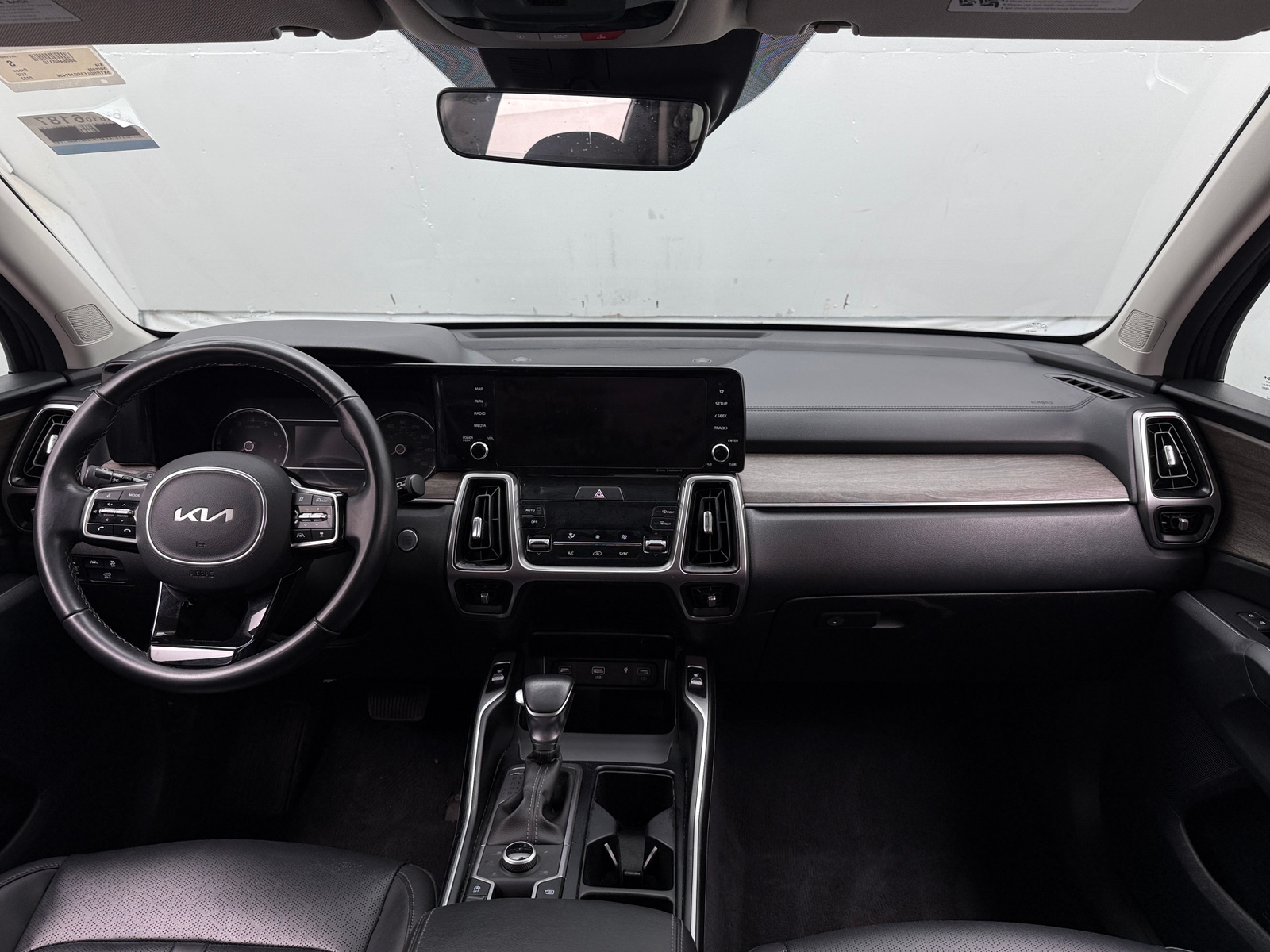 Thumbnail: 2023 Kia Sorento - 2