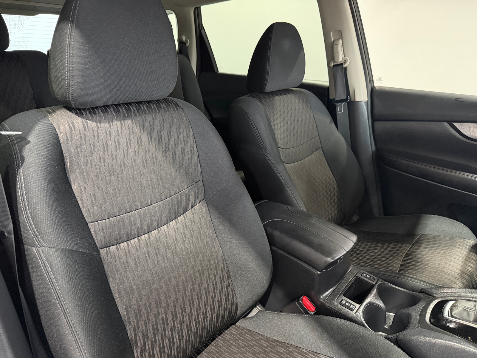 Thumbnail: 2019 Nissan Rogue - 2