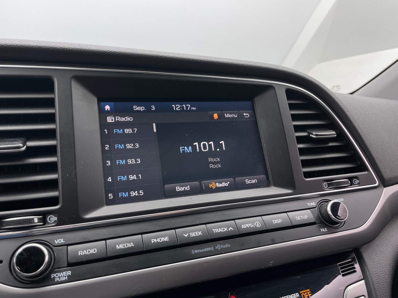 Thumbnail: 2017 Hyundai Elantra - 4