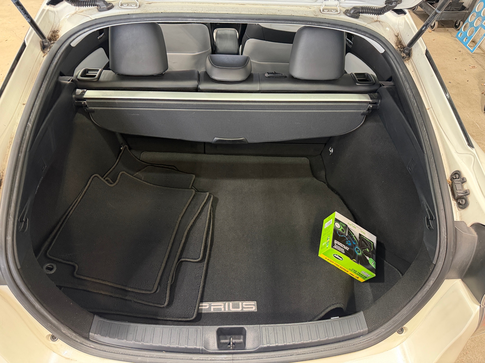 Thumbnail: 2016 Toyota Prius - 6