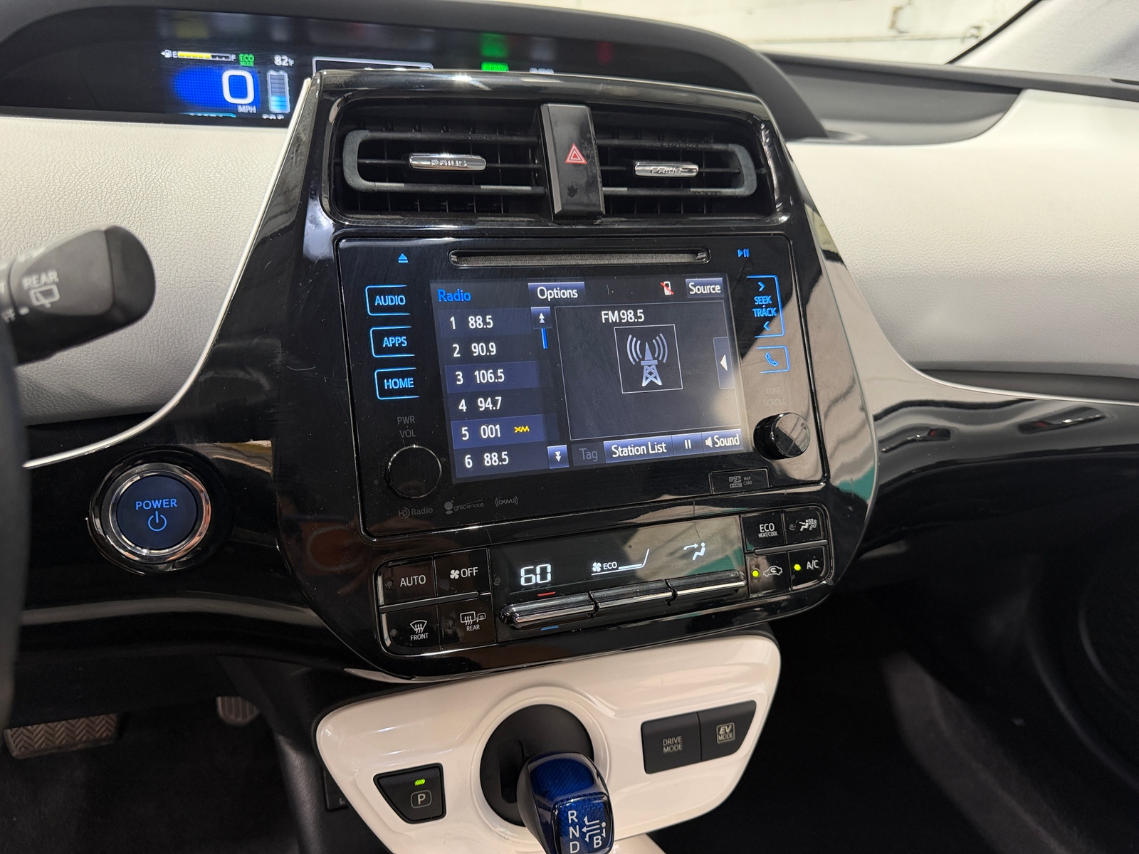 Thumbnail: 2016 Toyota Prius - 3