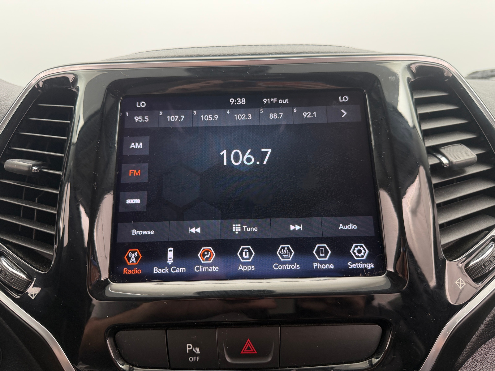 Thumbnail: 2020 Jeep Cherokee - 3