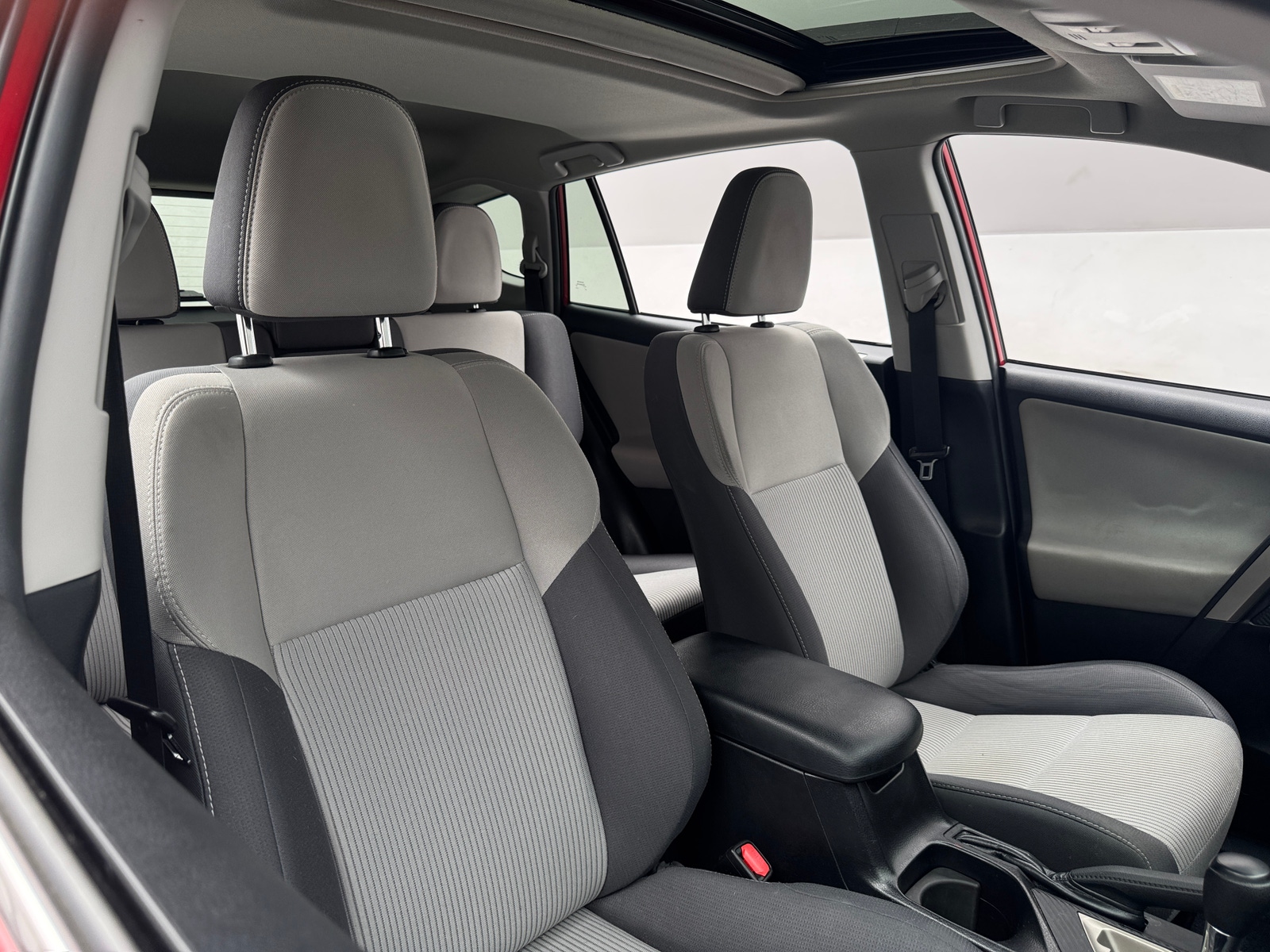 Thumbnail: 2015 Toyota RAV4 - 2