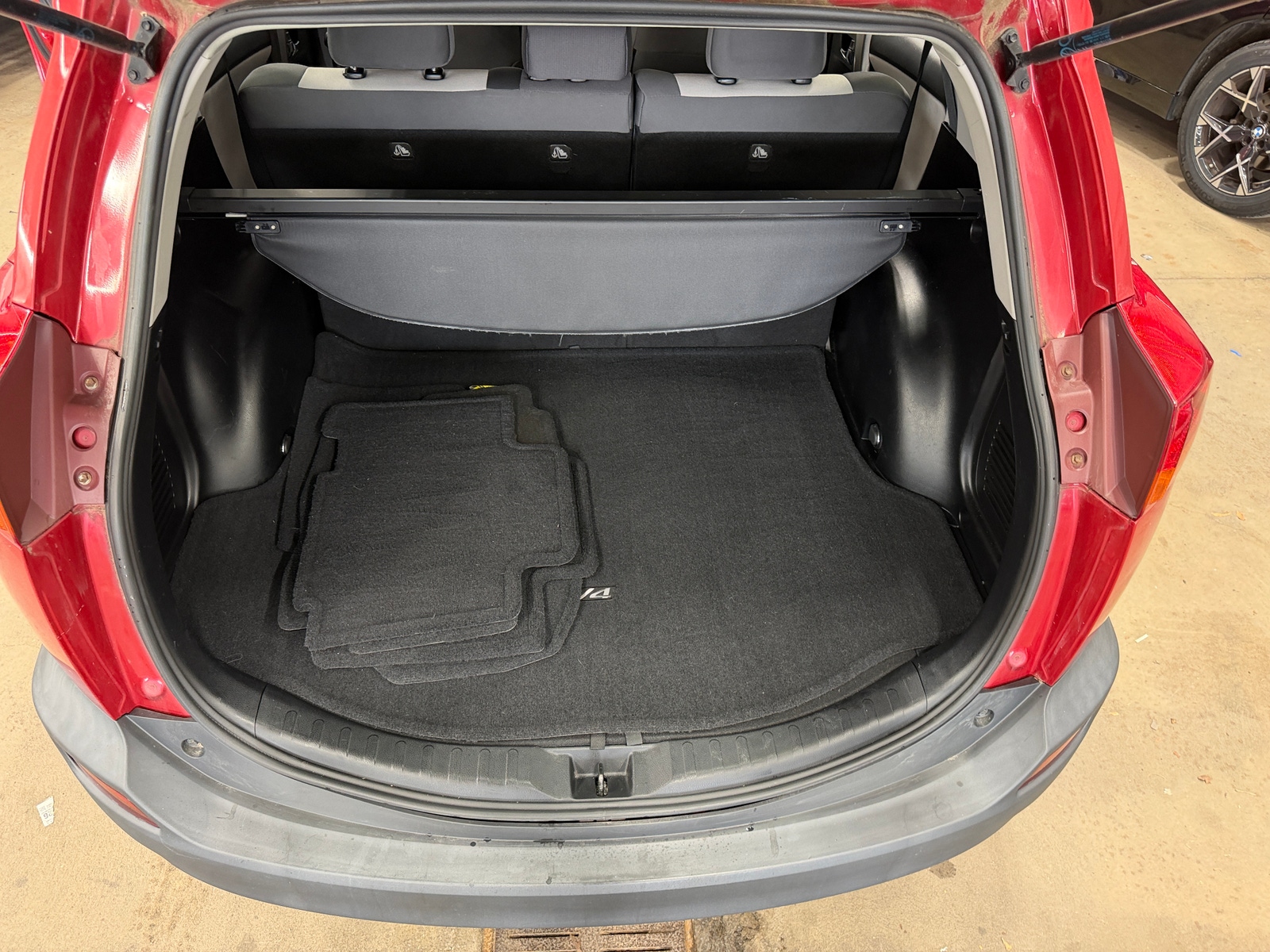 Thumbnail: 2015 Toyota RAV4 - 7