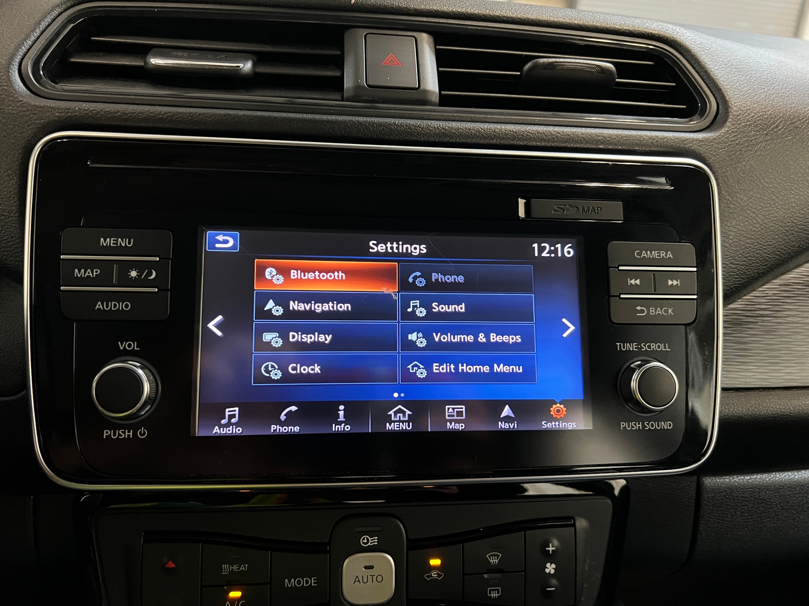 Thumbnail: 2018 Nissan Leaf - 3