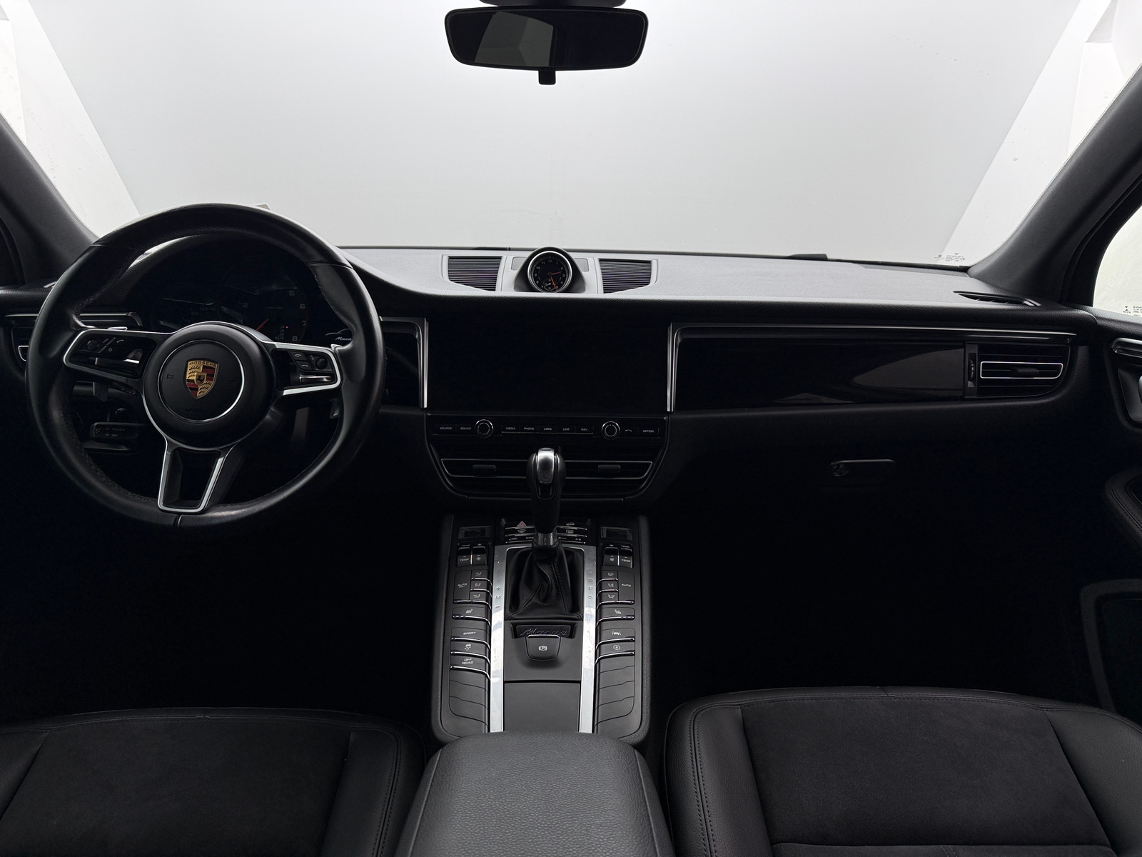 Thumbnail: 2021 Porsche Macan - 2