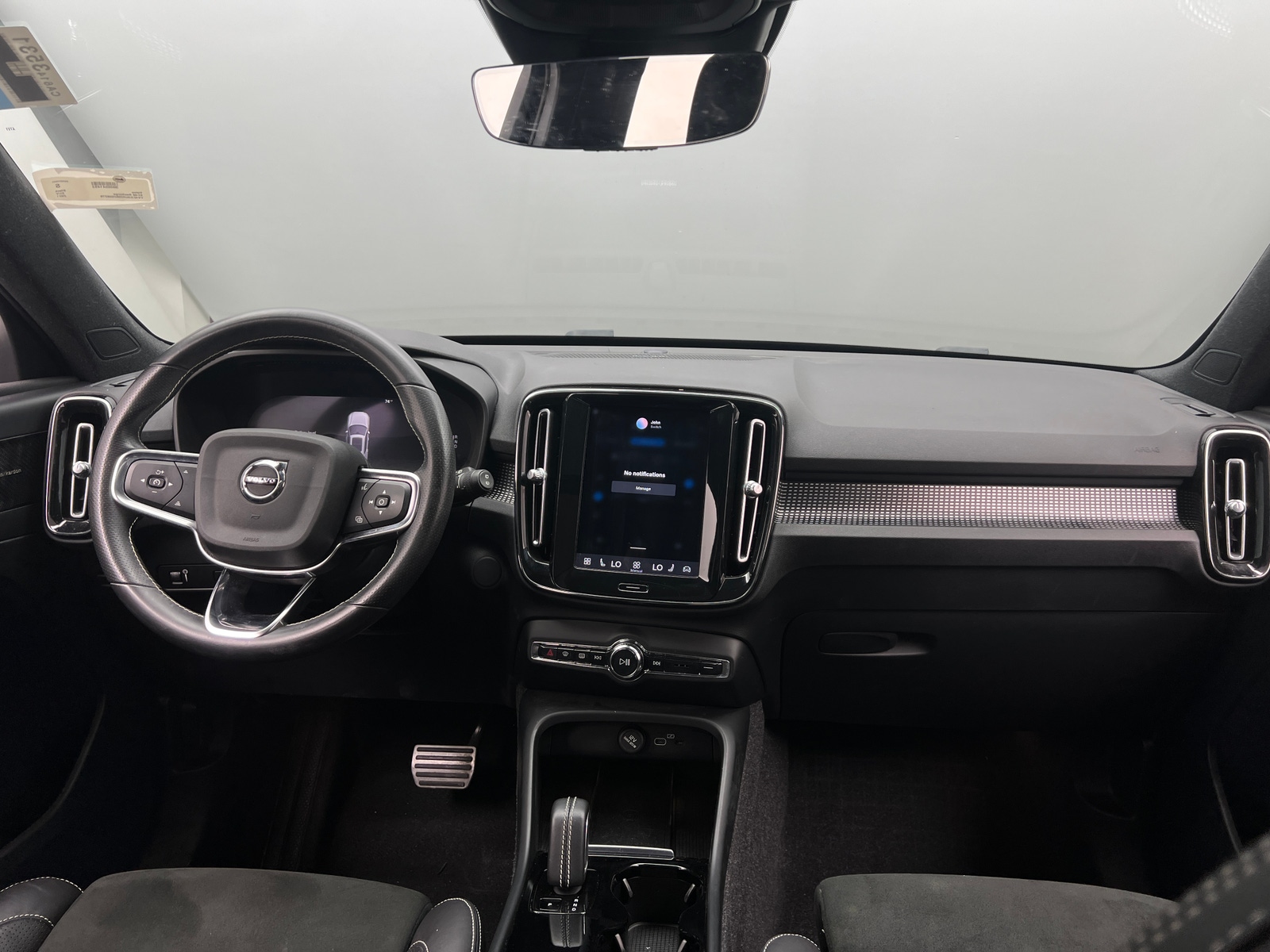 Thumbnail: 2021 Volvo XC40 - 2
