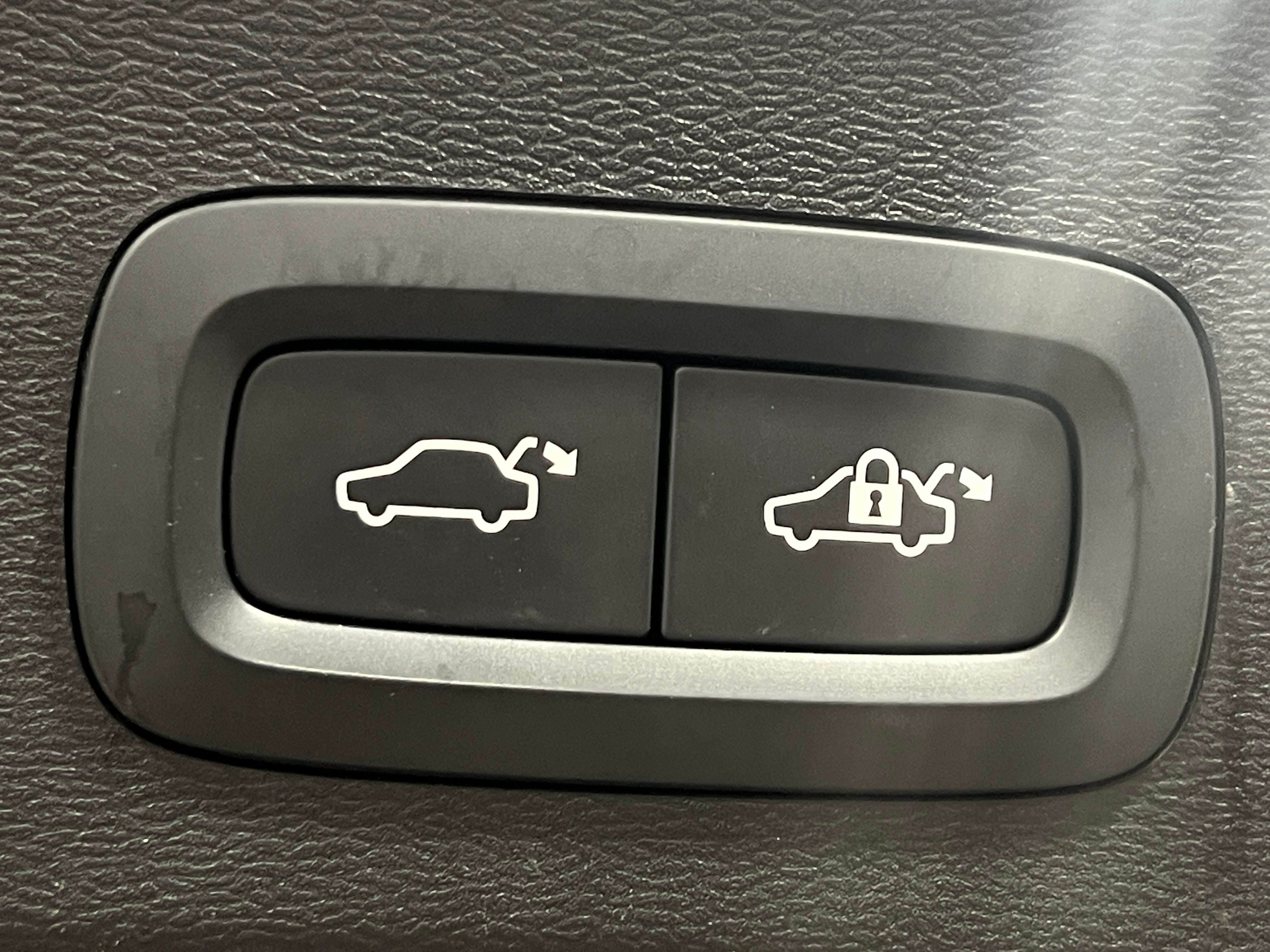 Used 2021 Volvo XC40 Recharge with VIN YV4ED3UR0M2558278 for sale in Auburn, WA