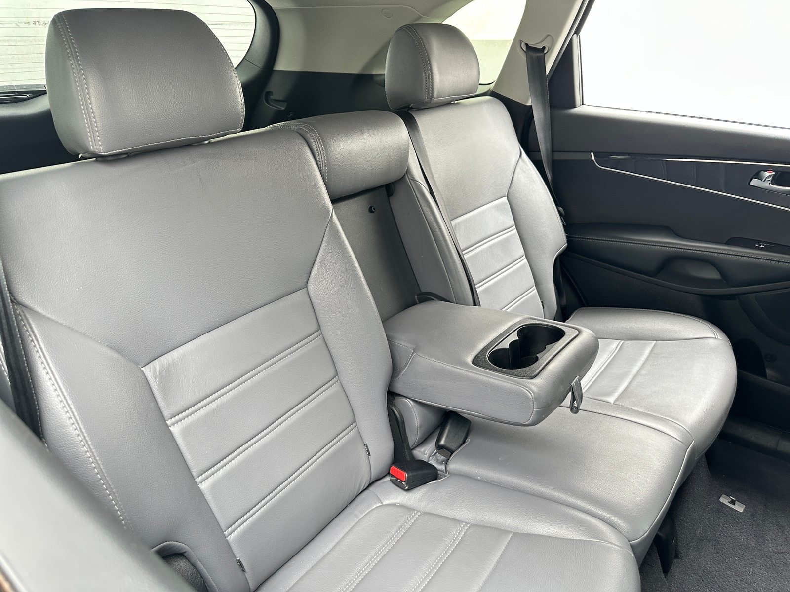 Thumbnail: 2017 Kia Sorento - 6