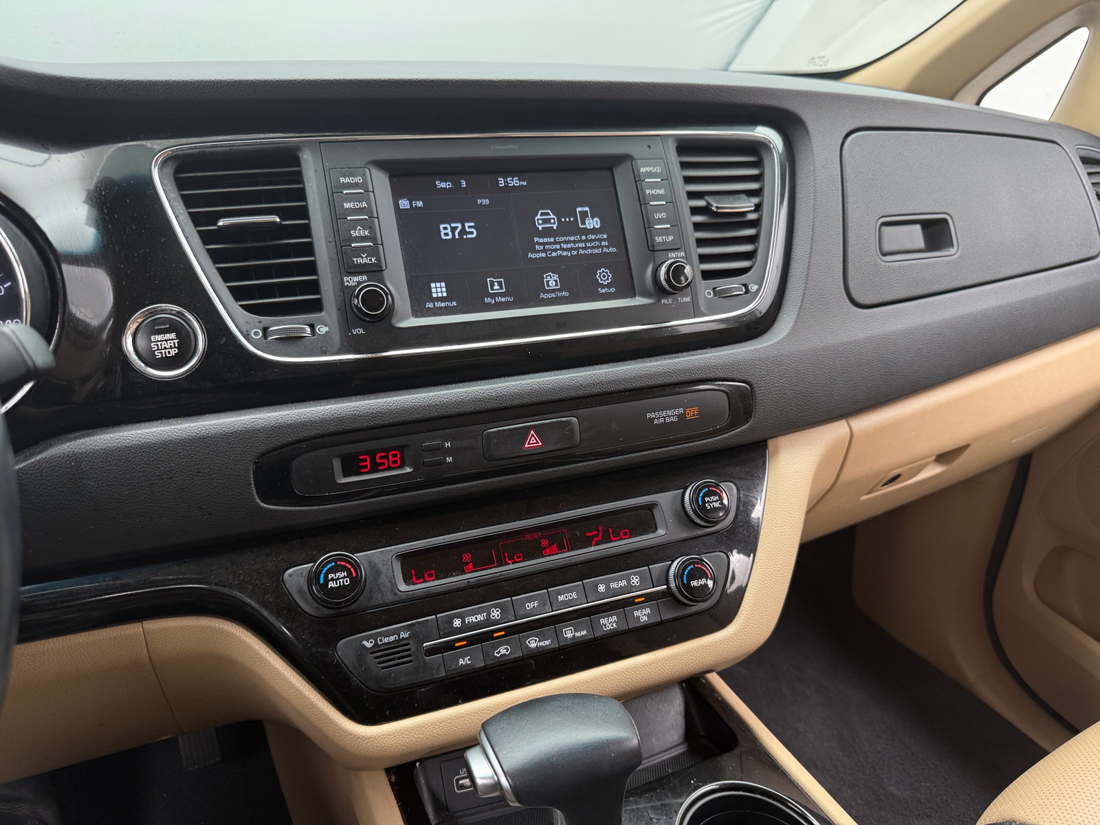 Thumbnail: 2018 Kia Sedona - 3
