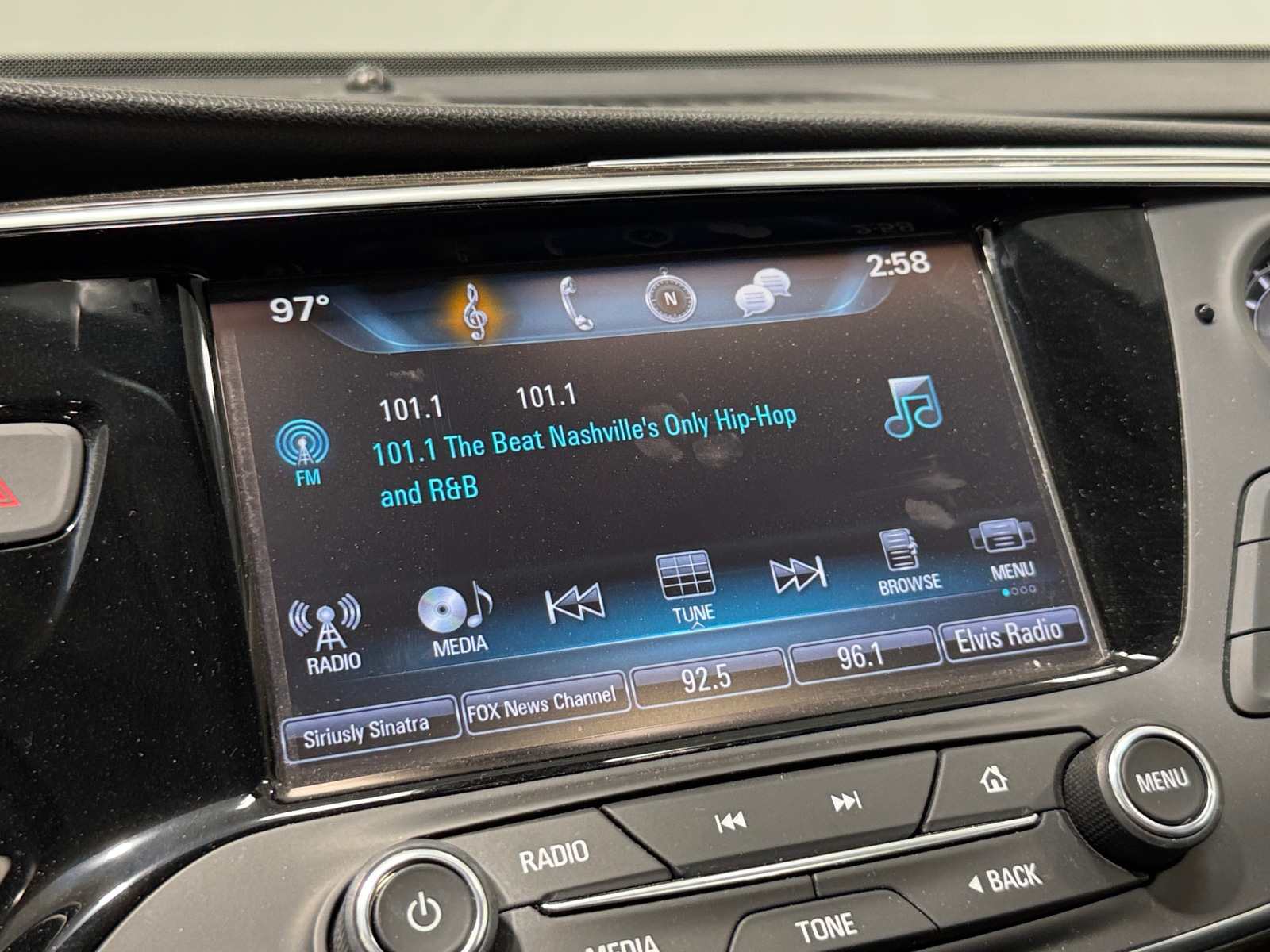 Thumbnail: 2020 Buick Envision - 3