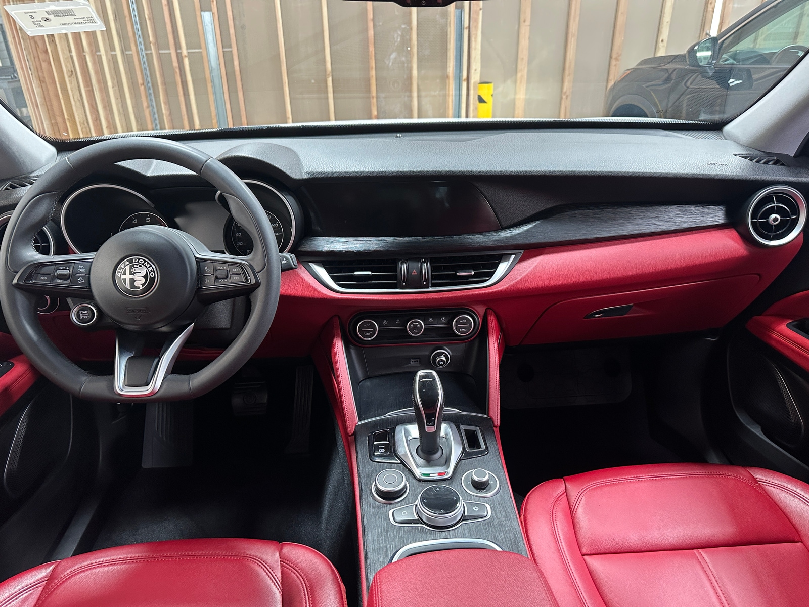 Thumbnail: 2021 Alfa Romeo Stelvio - 2