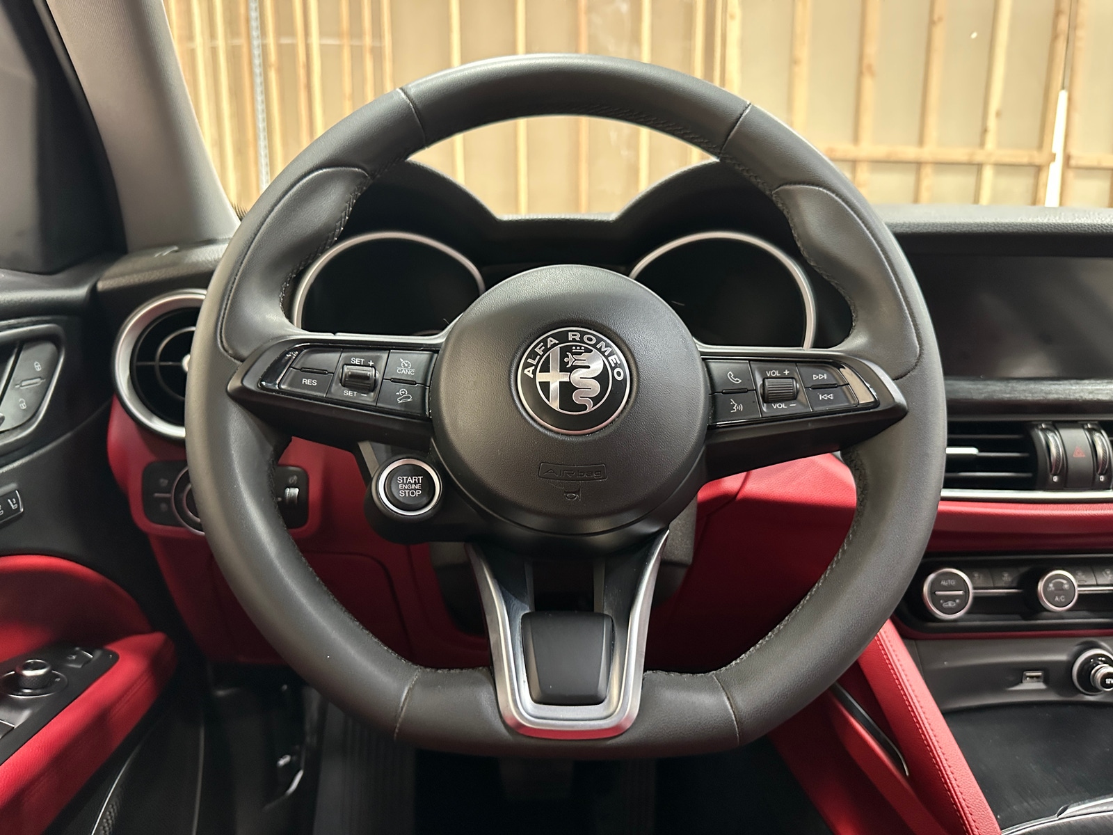 Thumbnail: 2021 Alfa Romeo Stelvio - 4