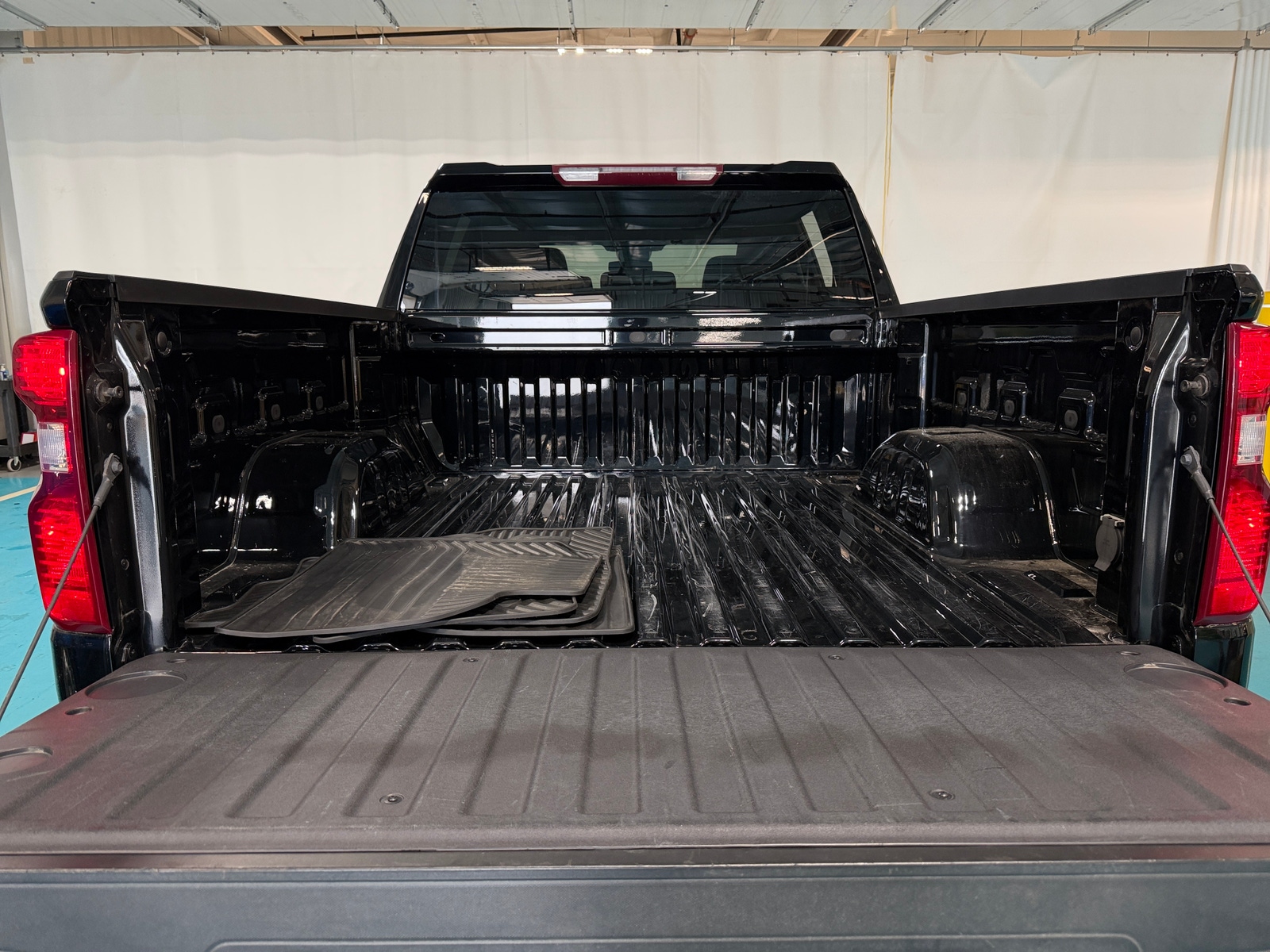 Thumbnail: 2023 Chevrolet Silverado 1500 - 7