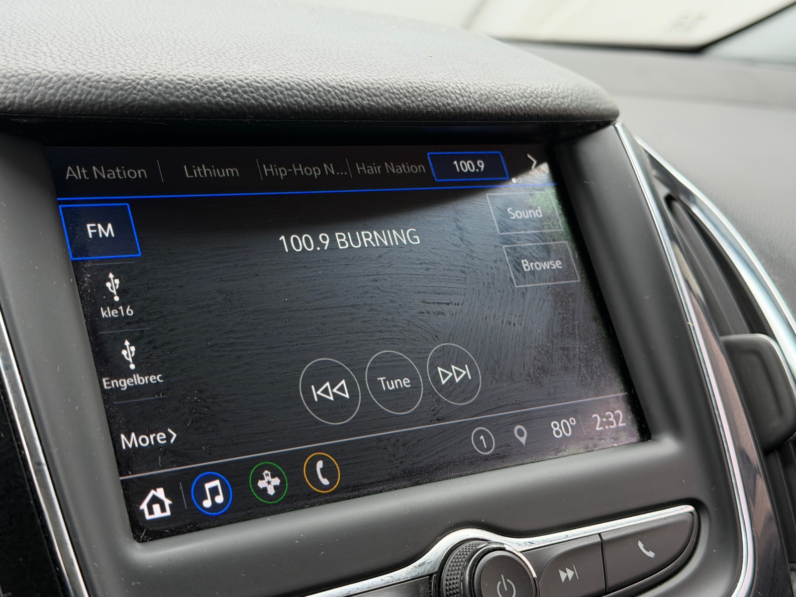 Thumbnail: 2019 Chevrolet Cruze - 3