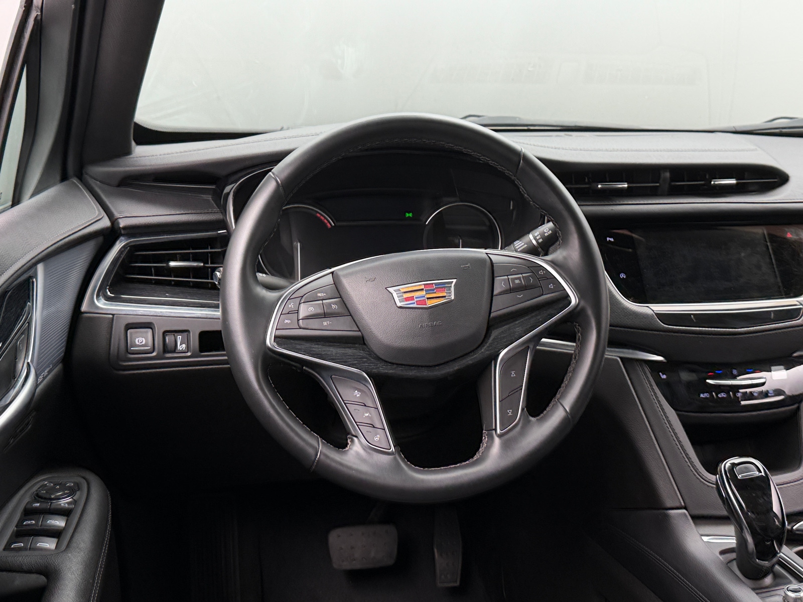 Thumbnail: 2025 Cadillac XT5 - 4