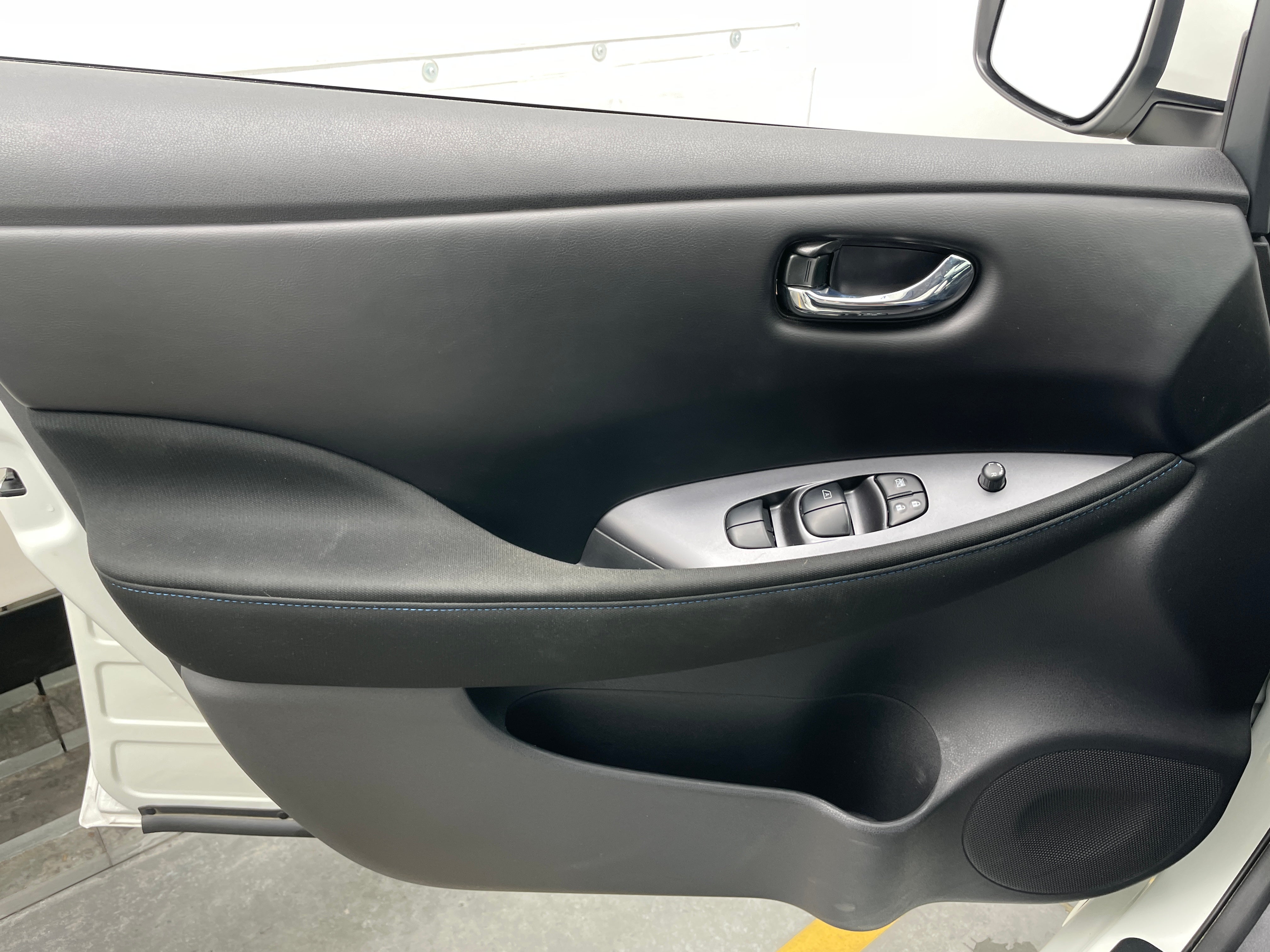 1N4AZ1BV6SC560086