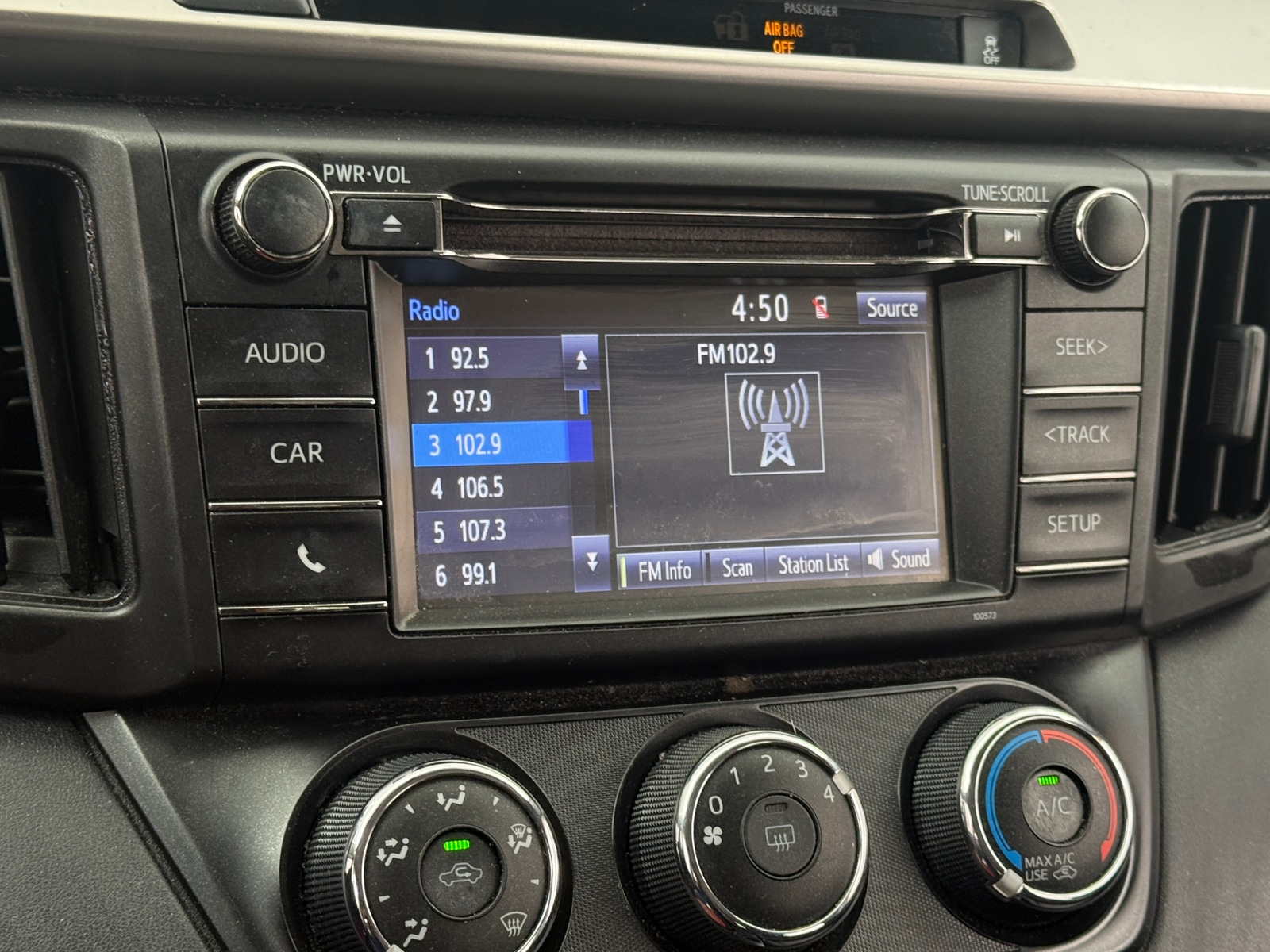 Thumbnail: 2016 Toyota RAV4 - 4