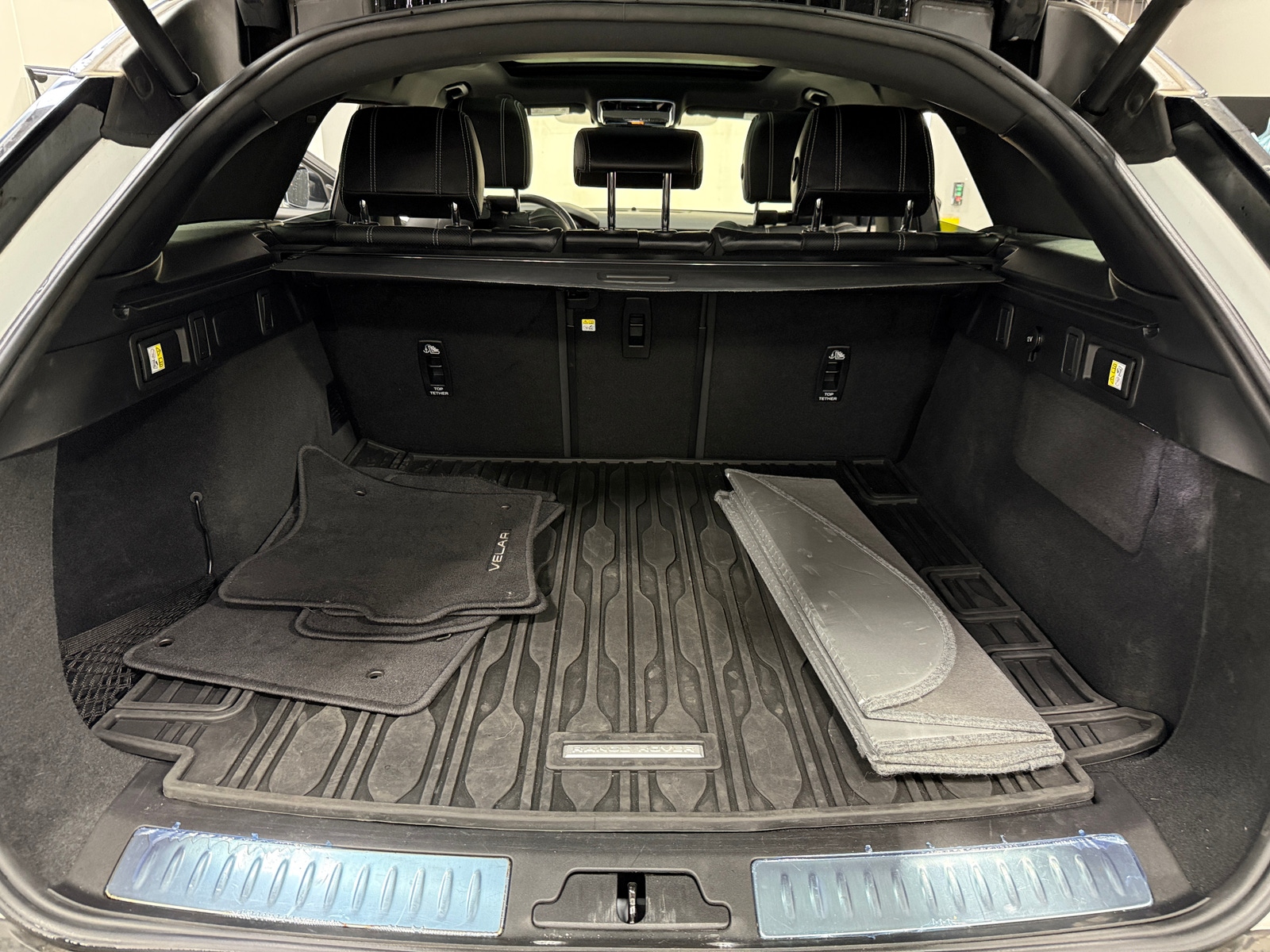 Thumbnail: 2021 Land Rover Range Rover Velar - 6