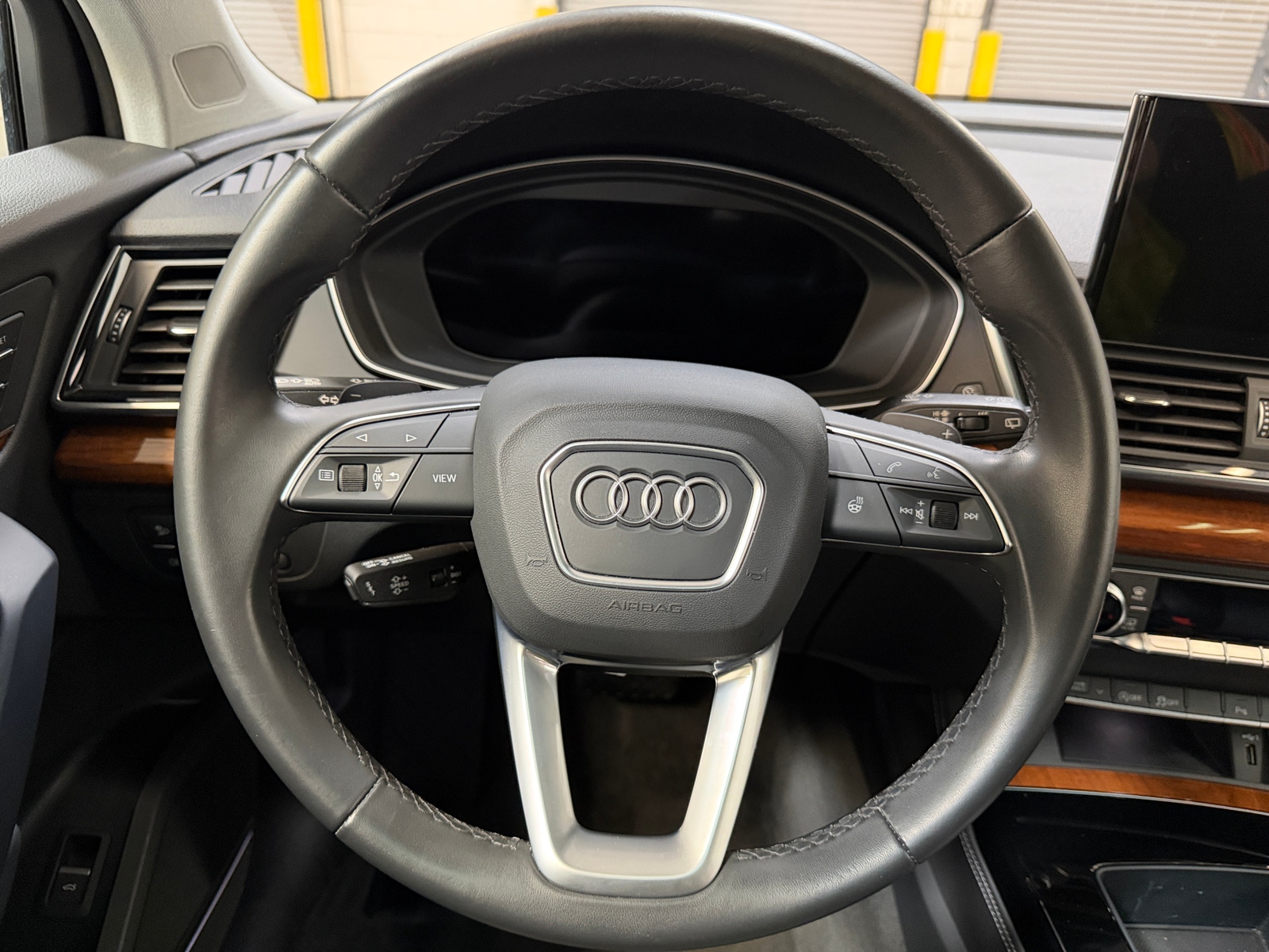 Thumbnail: 2023 Audi Q5 - 5