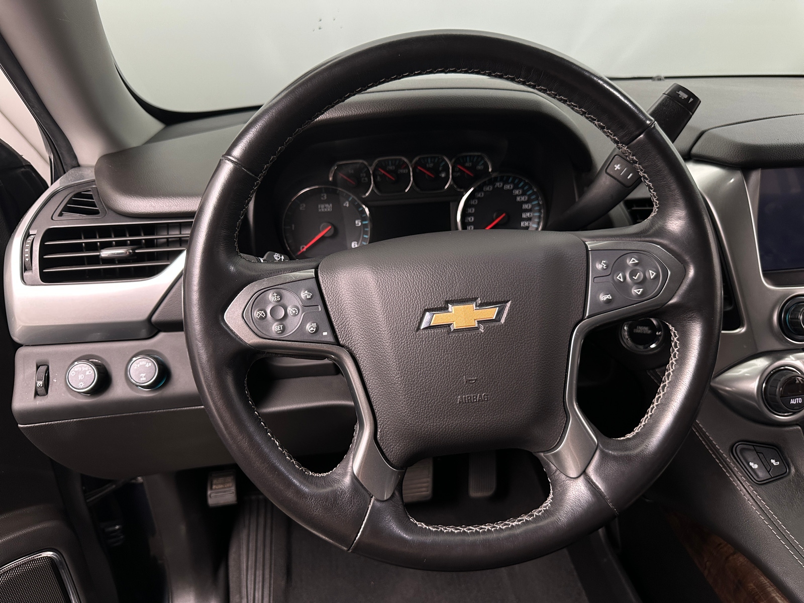 Thumbnail: 2020 Chevrolet Tahoe - 4