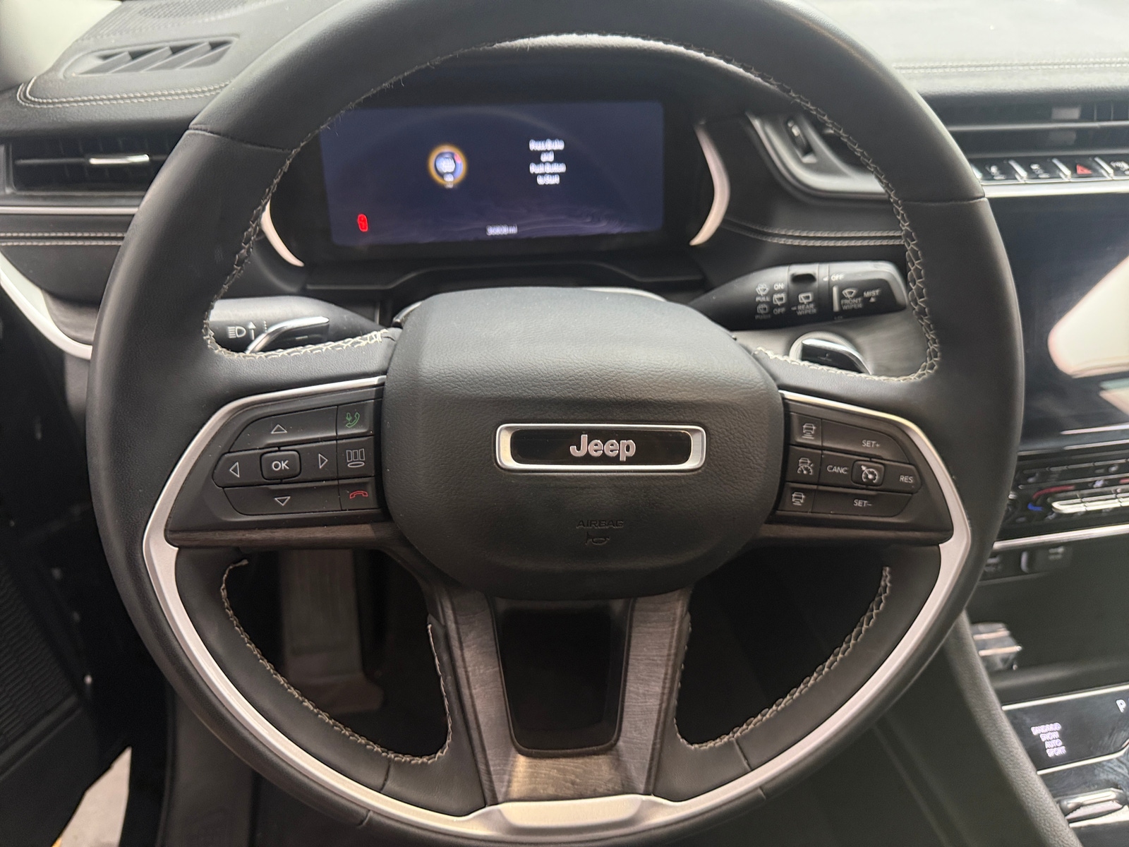 Thumbnail: 2023 Jeep Grand Cherokee L - 4