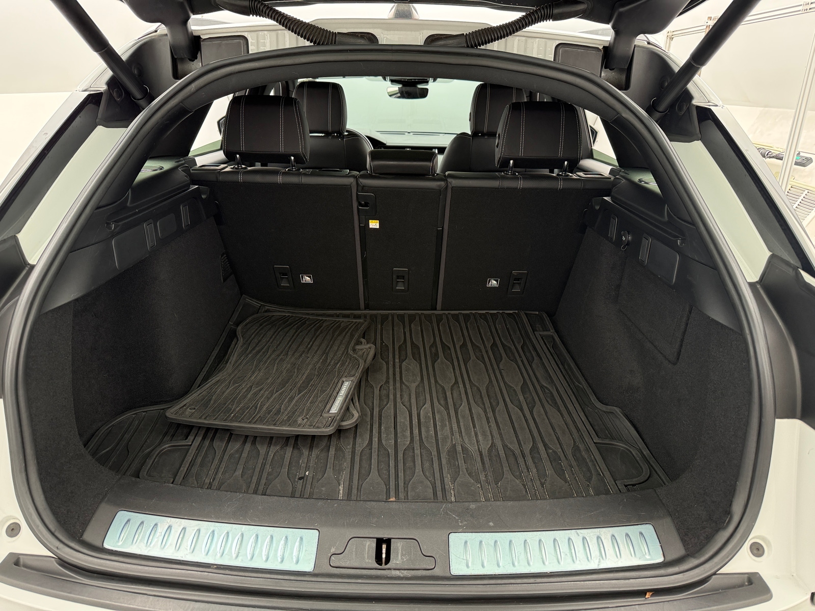 Thumbnail: 2018 Land Rover Range Rover Velar - 7