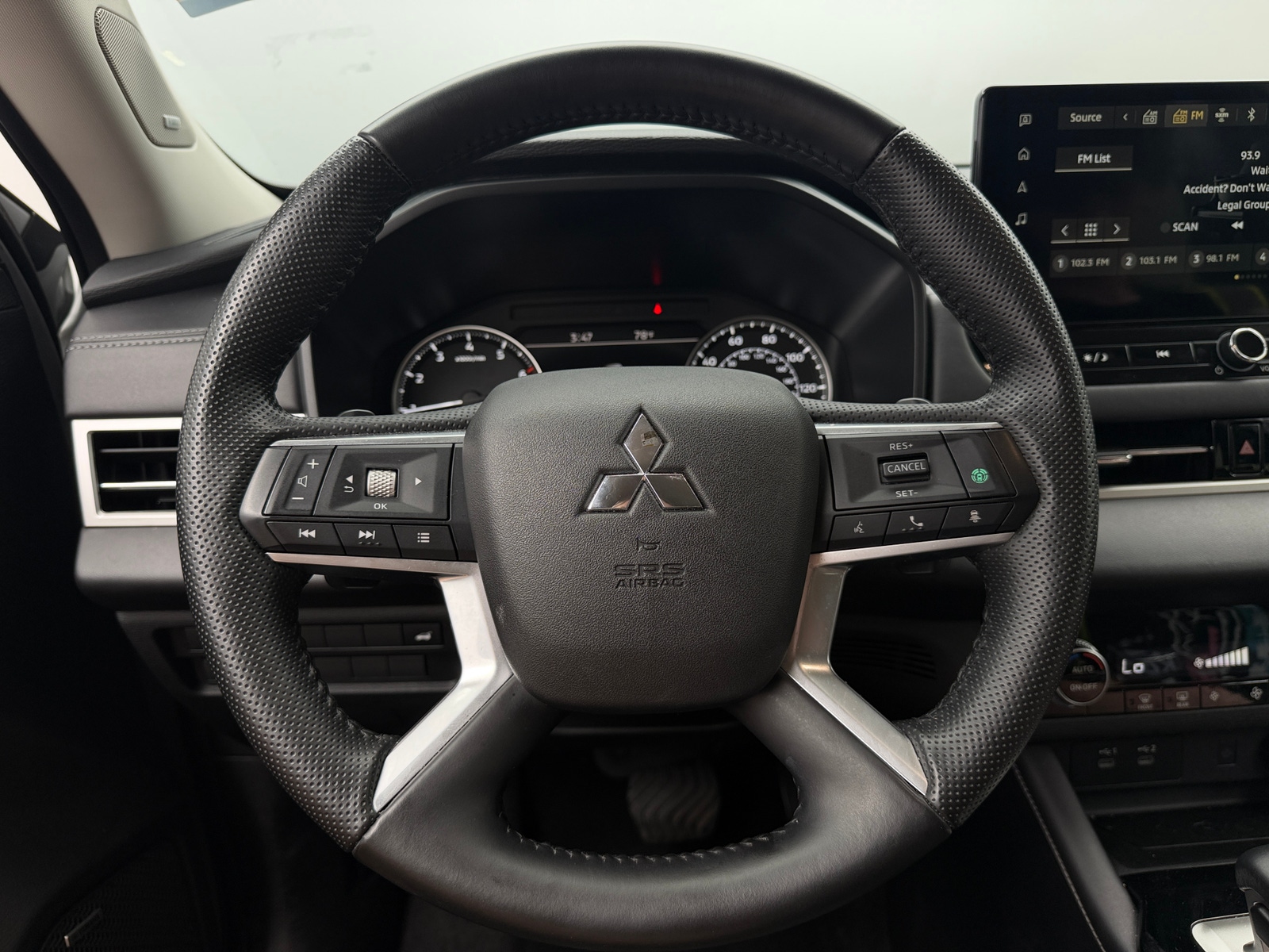 Thumbnail: 2025 Mitsubishi Outlander - 5