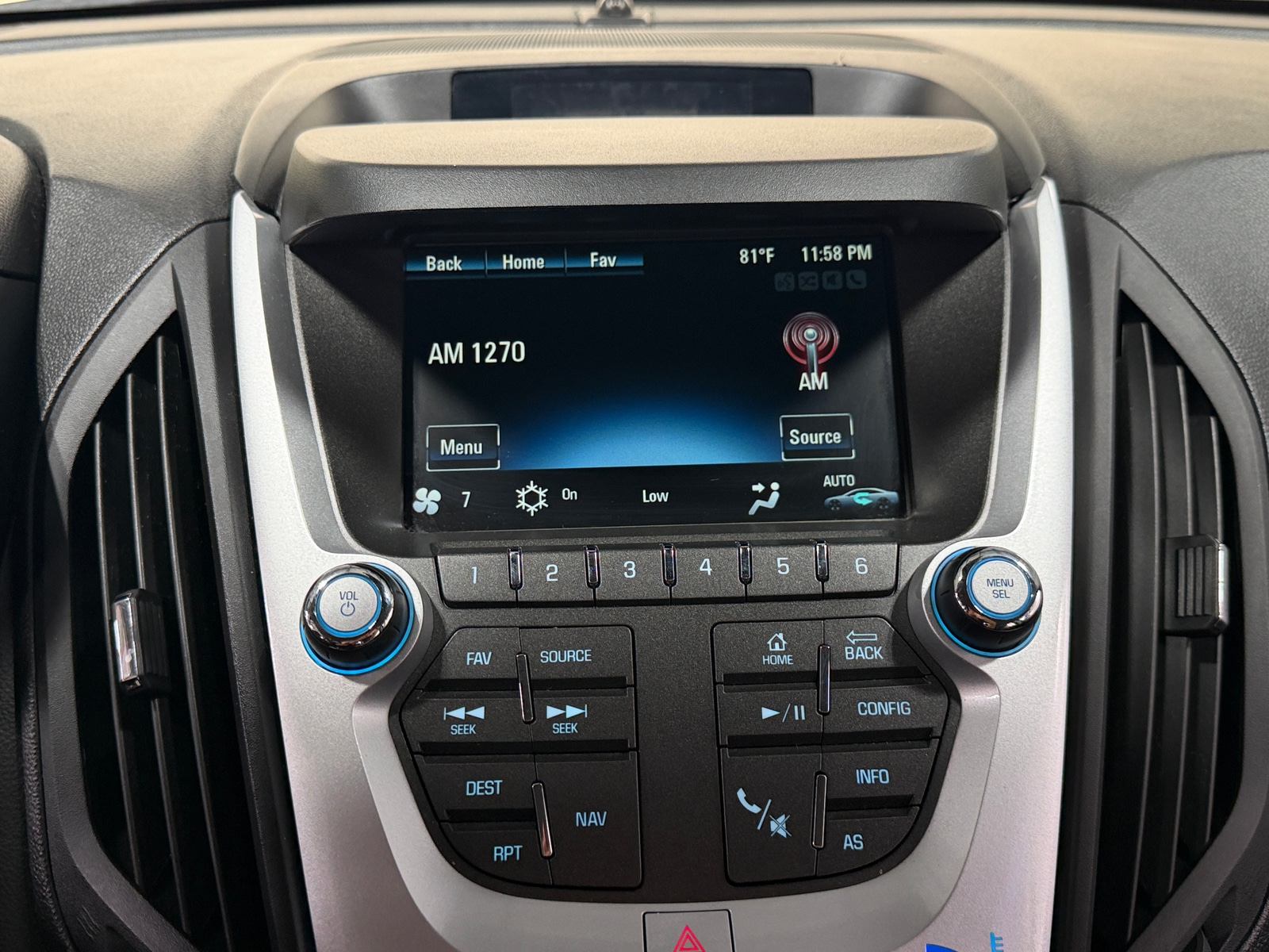 Thumbnail: 2016 Chevrolet Equinox - 3