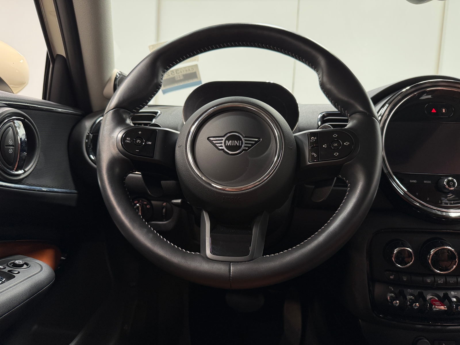 Thumbnail: 2022 MINI Cooper Clubman - 4