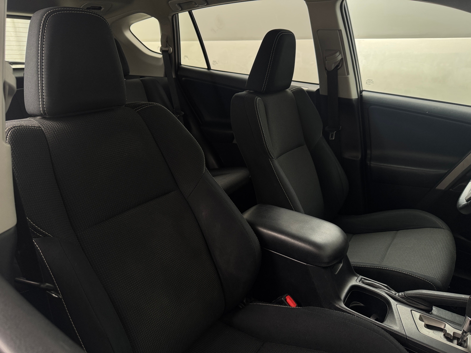 Thumbnail: 2016 Toyota RAV4 - 2