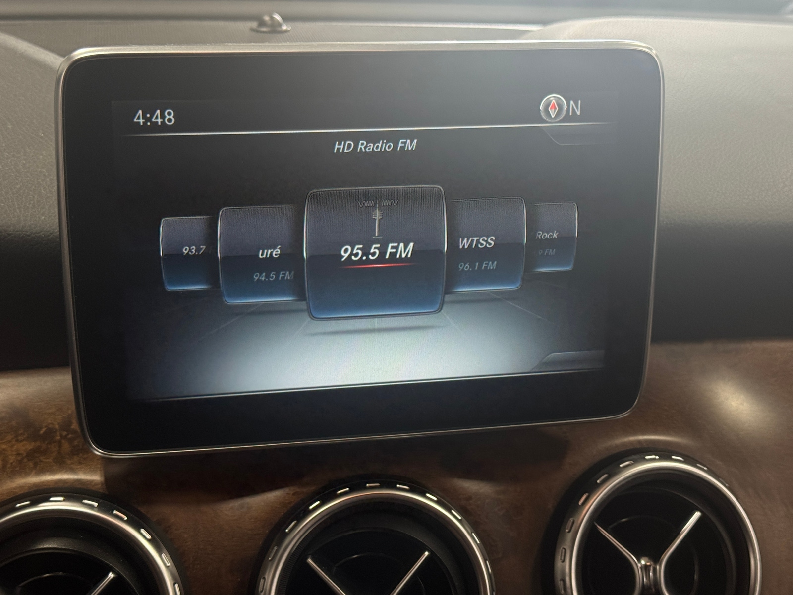 Thumbnail: 2016 Mercedes-Benz GLA - 3