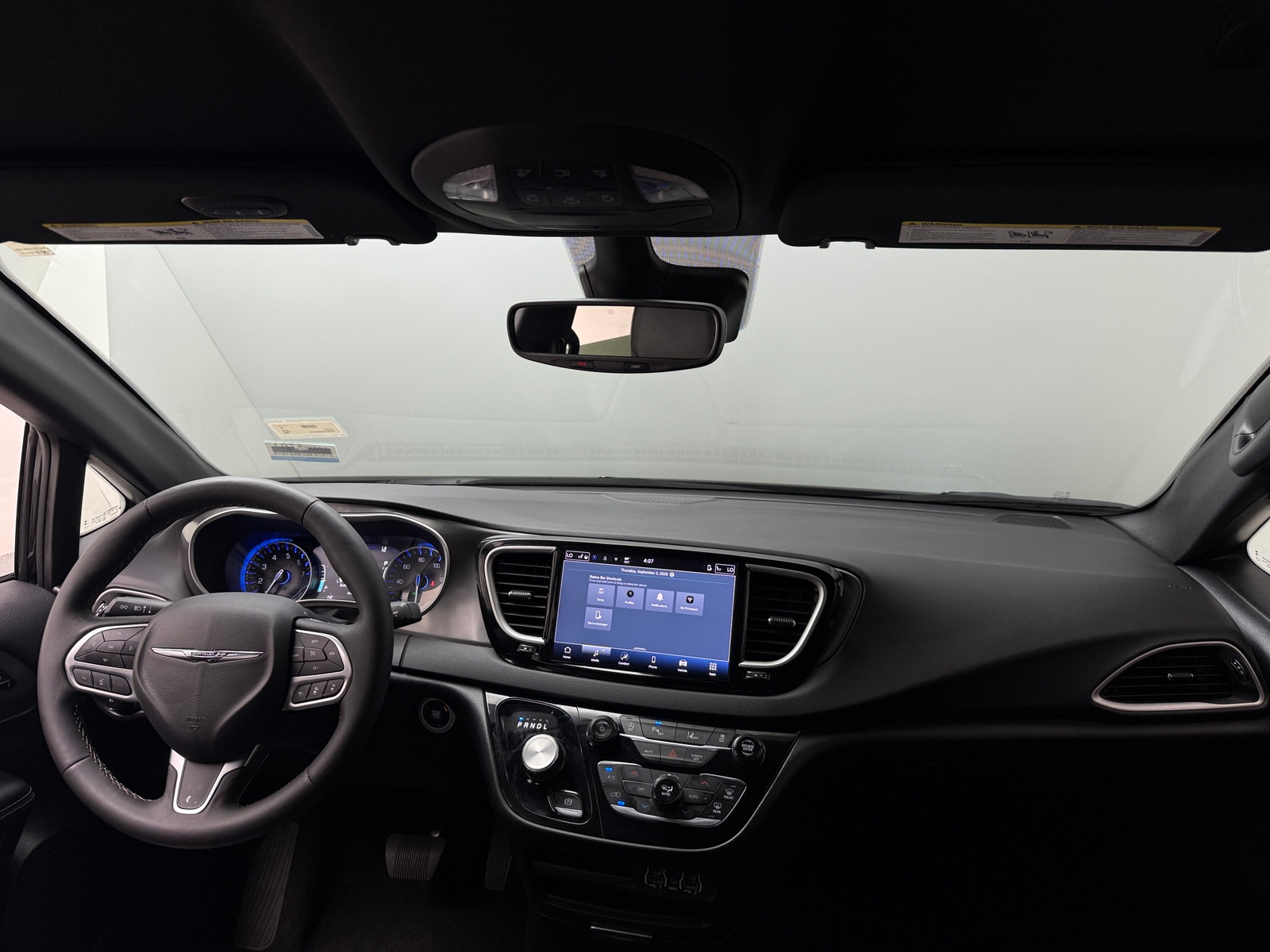 Thumbnail: 2025 Chrysler Pacifica - 2