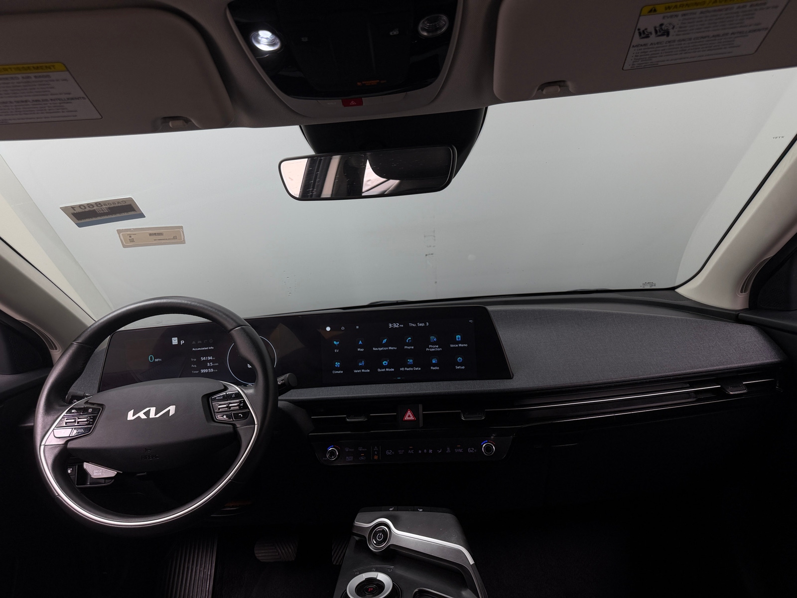 Thumbnail: 2022 Kia EV6 - 2