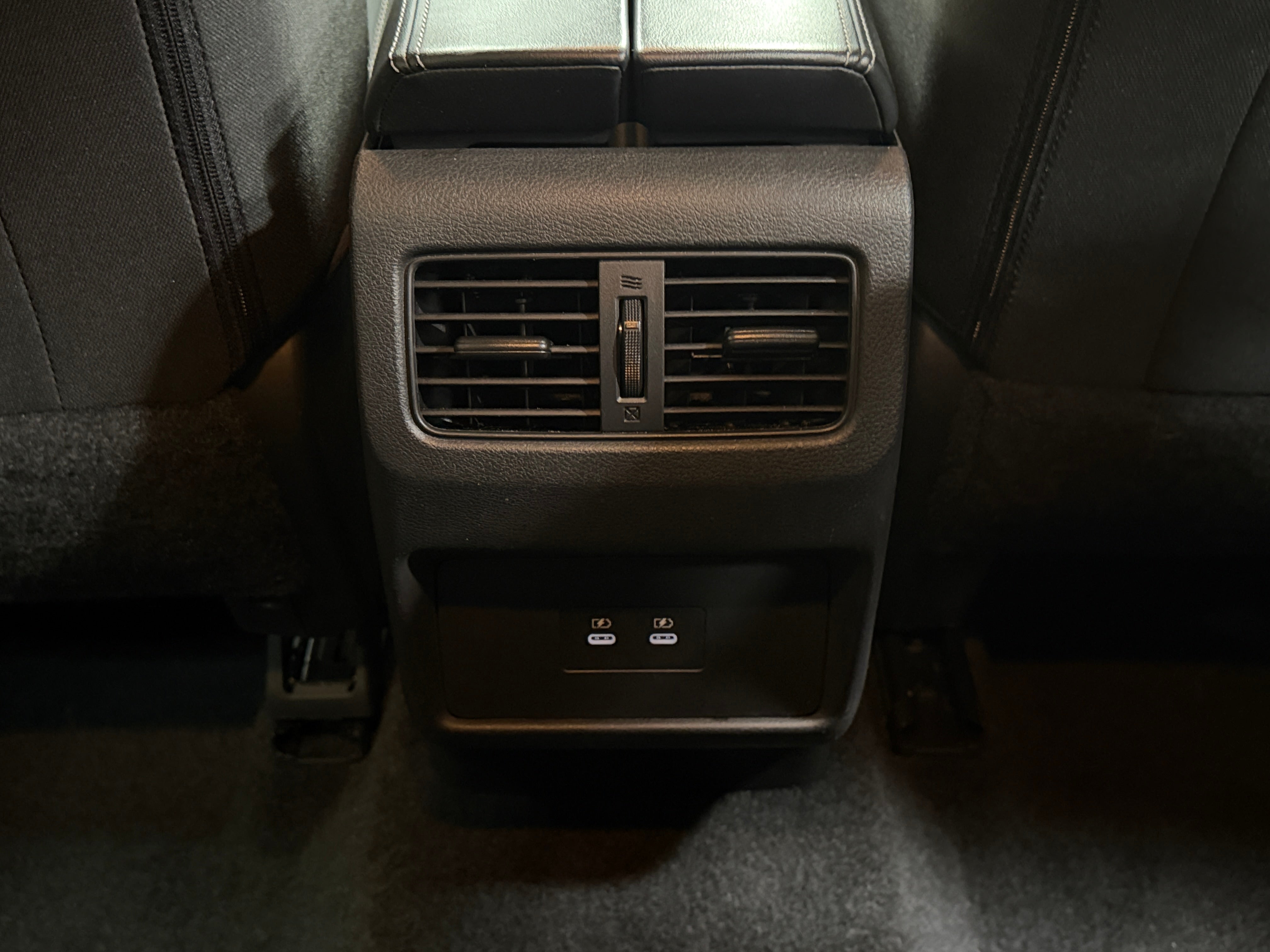 2025 Nissan Rogue SV - Photo 6