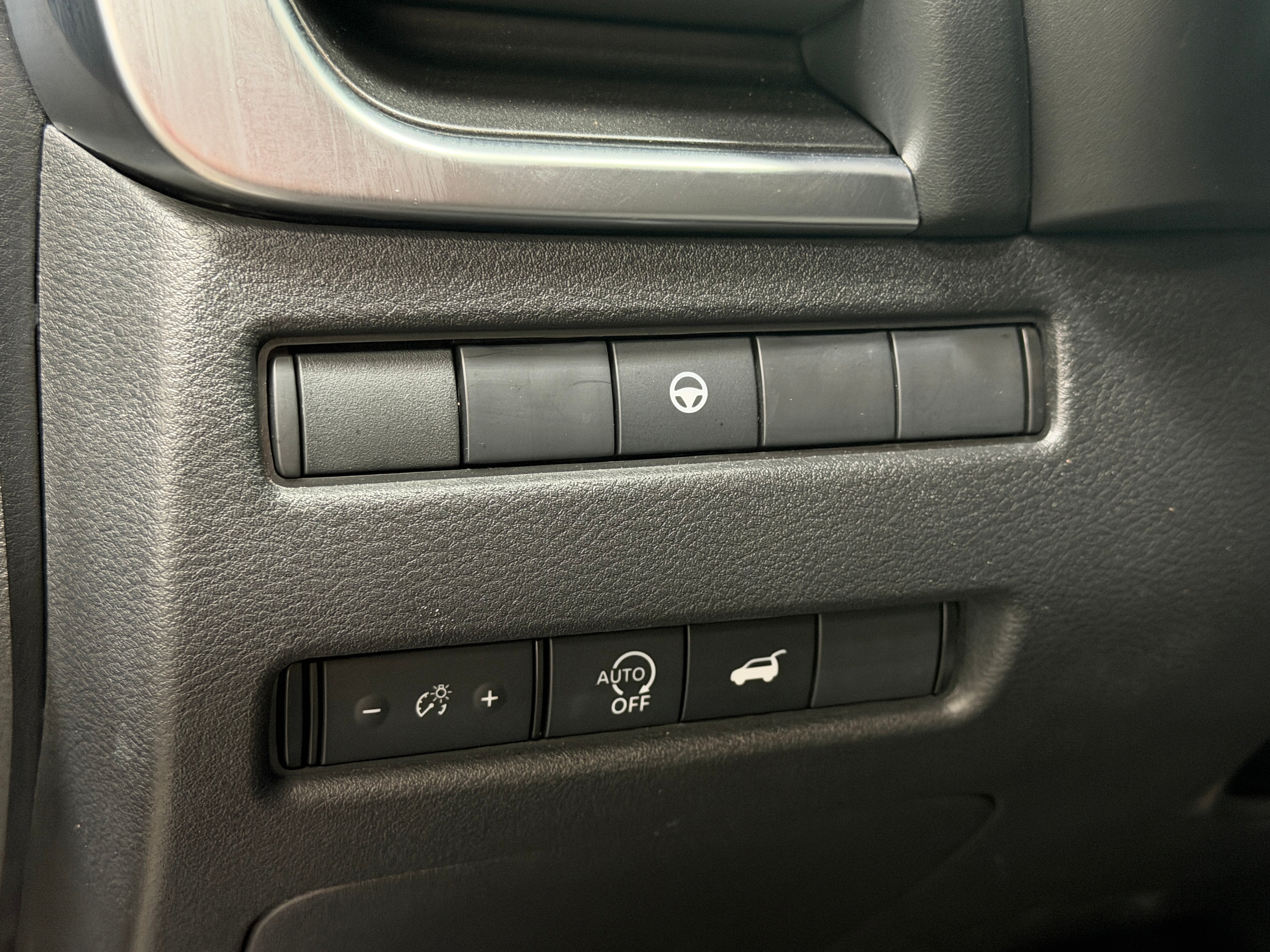 2025 Nissan Rogue SV - Photo 13
