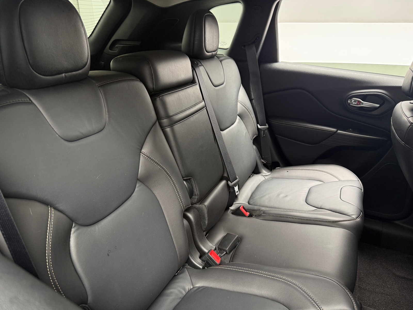 Thumbnail: 2016 Jeep Cherokee - 5