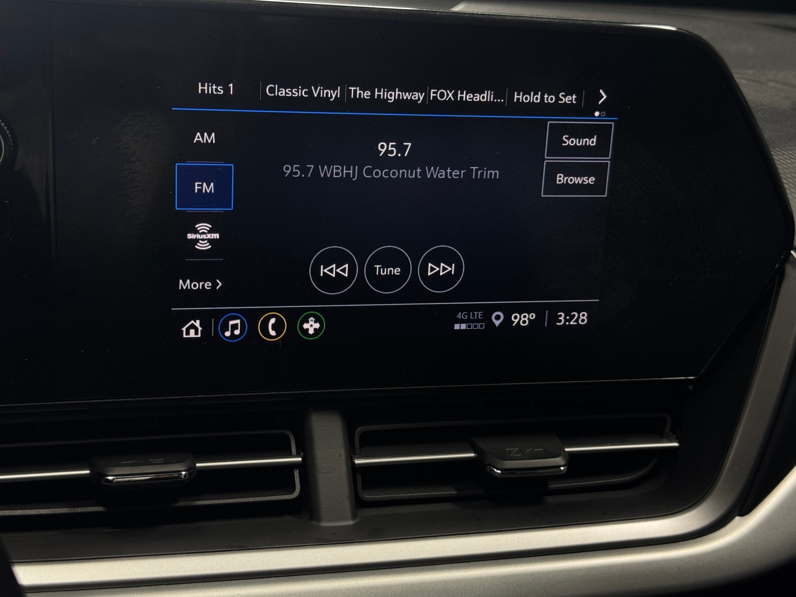 Thumbnail: 2024 Chevrolet Trax - 4