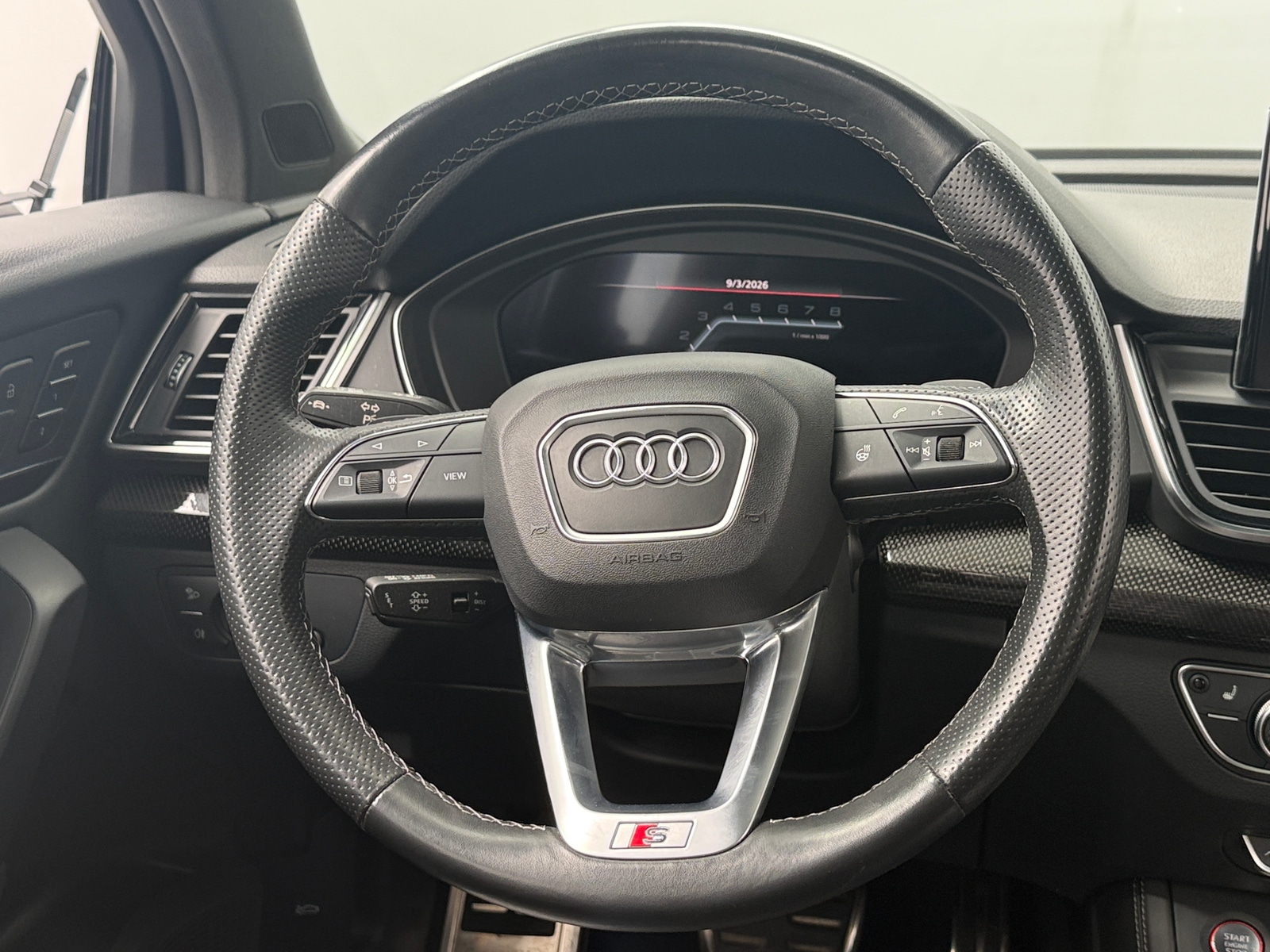 Thumbnail: 2023 Audi SQ5 - 4