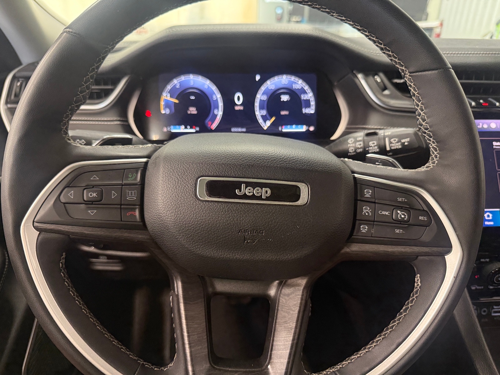 Thumbnail: 2023 Jeep Grand Cherokee - 4